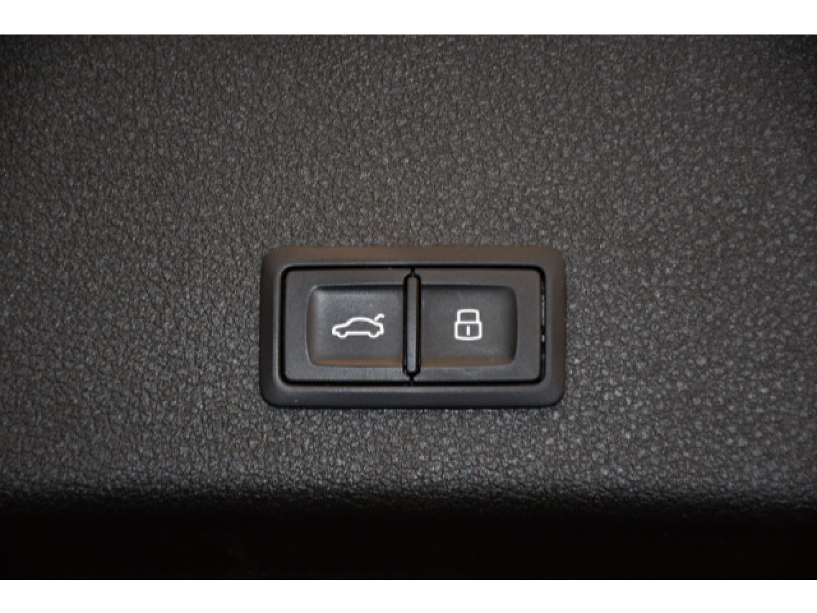 Audi - e-tron_11