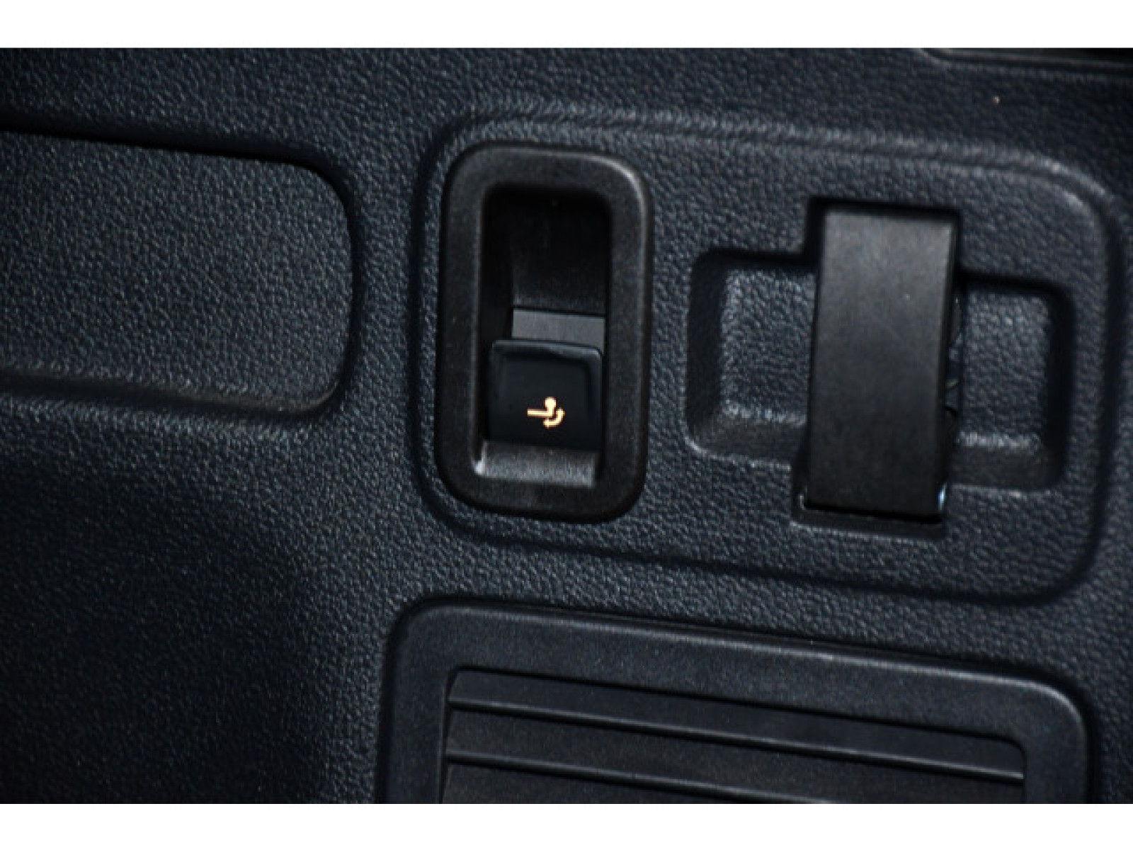 Volkswagen - Touran_12
