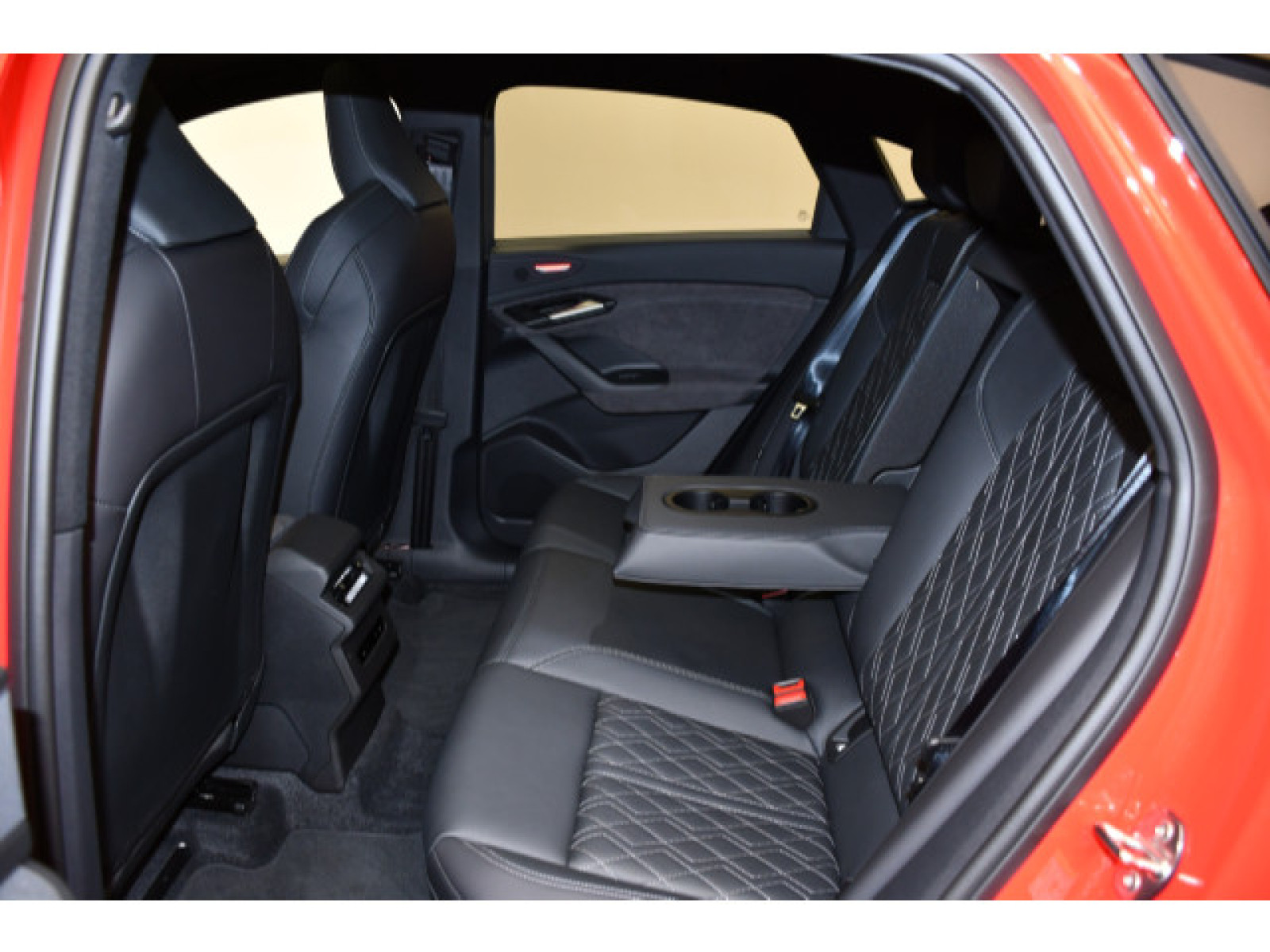 Audi - Q6 Sportback e-tron_13