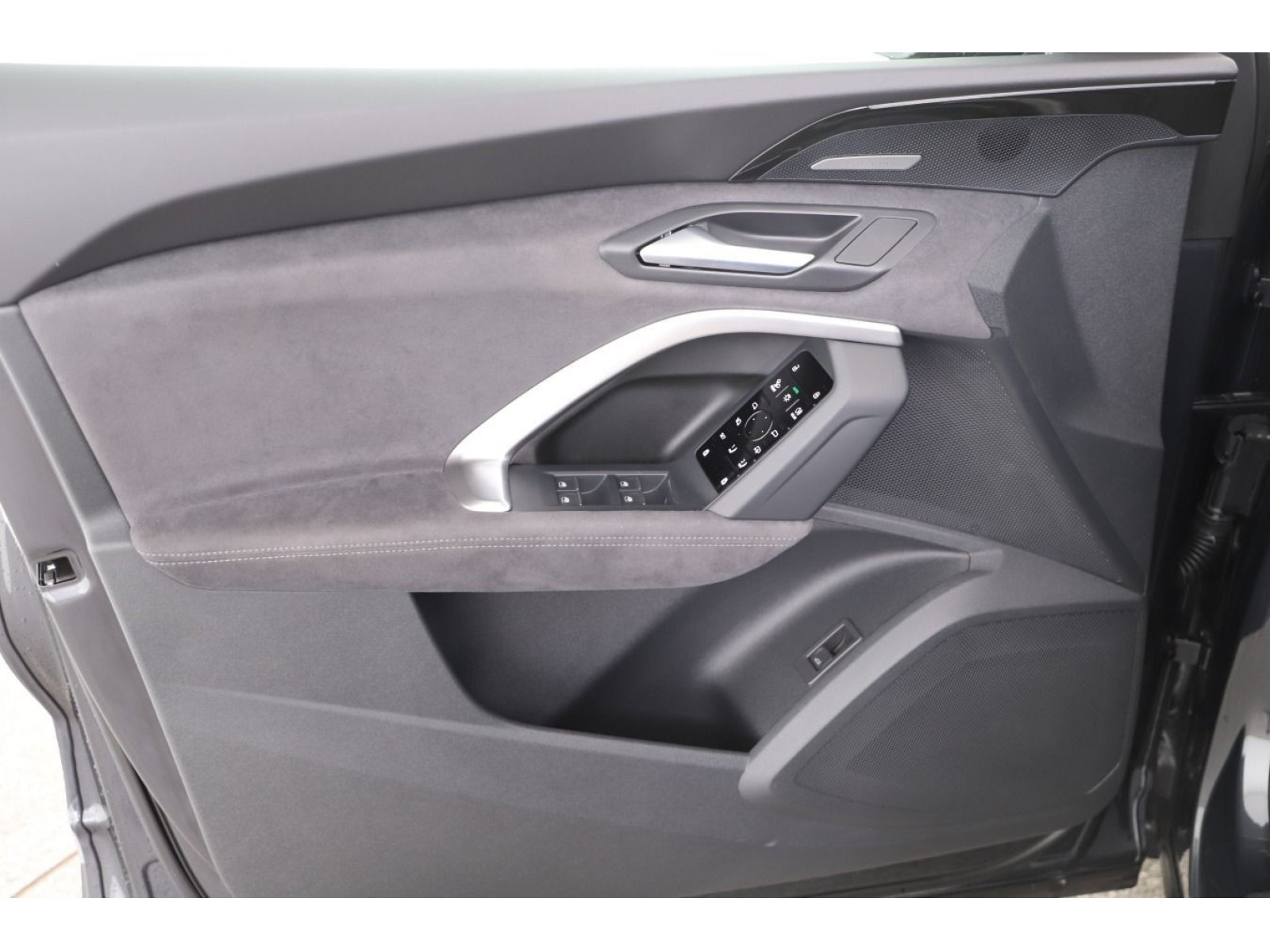 Audi - SQ5_15