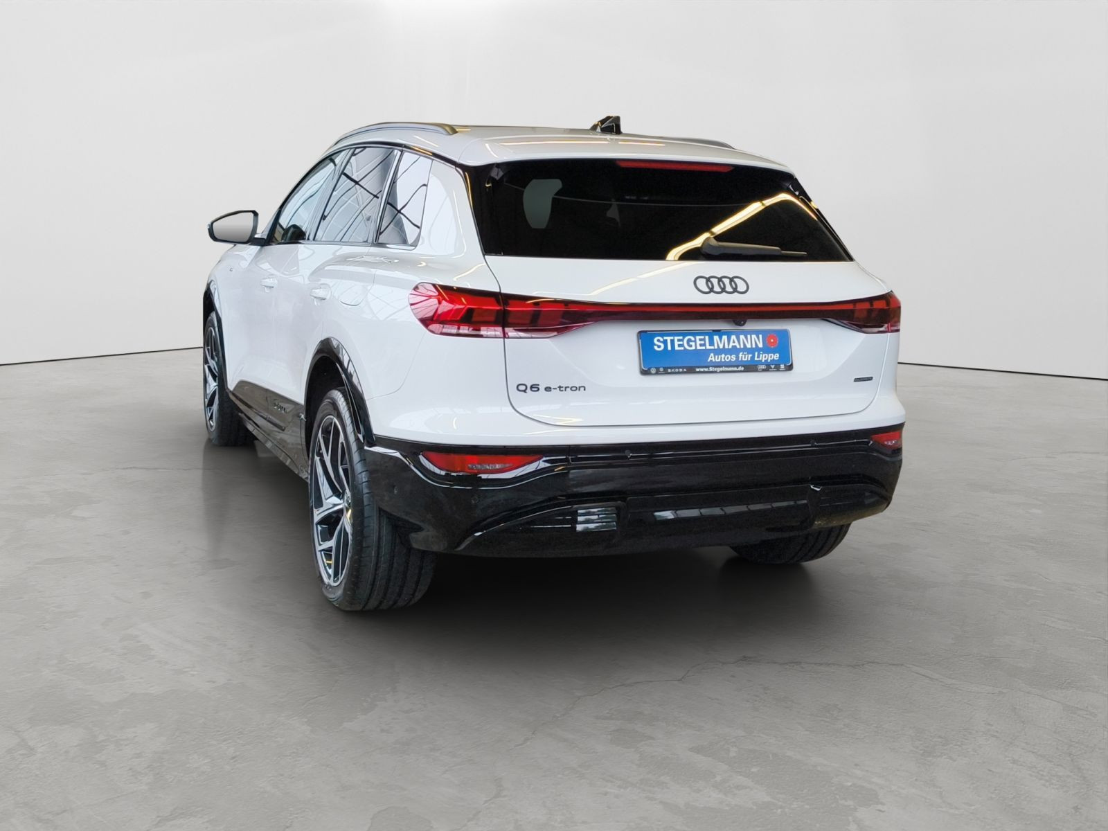 Audi - Q6 e-tron_4