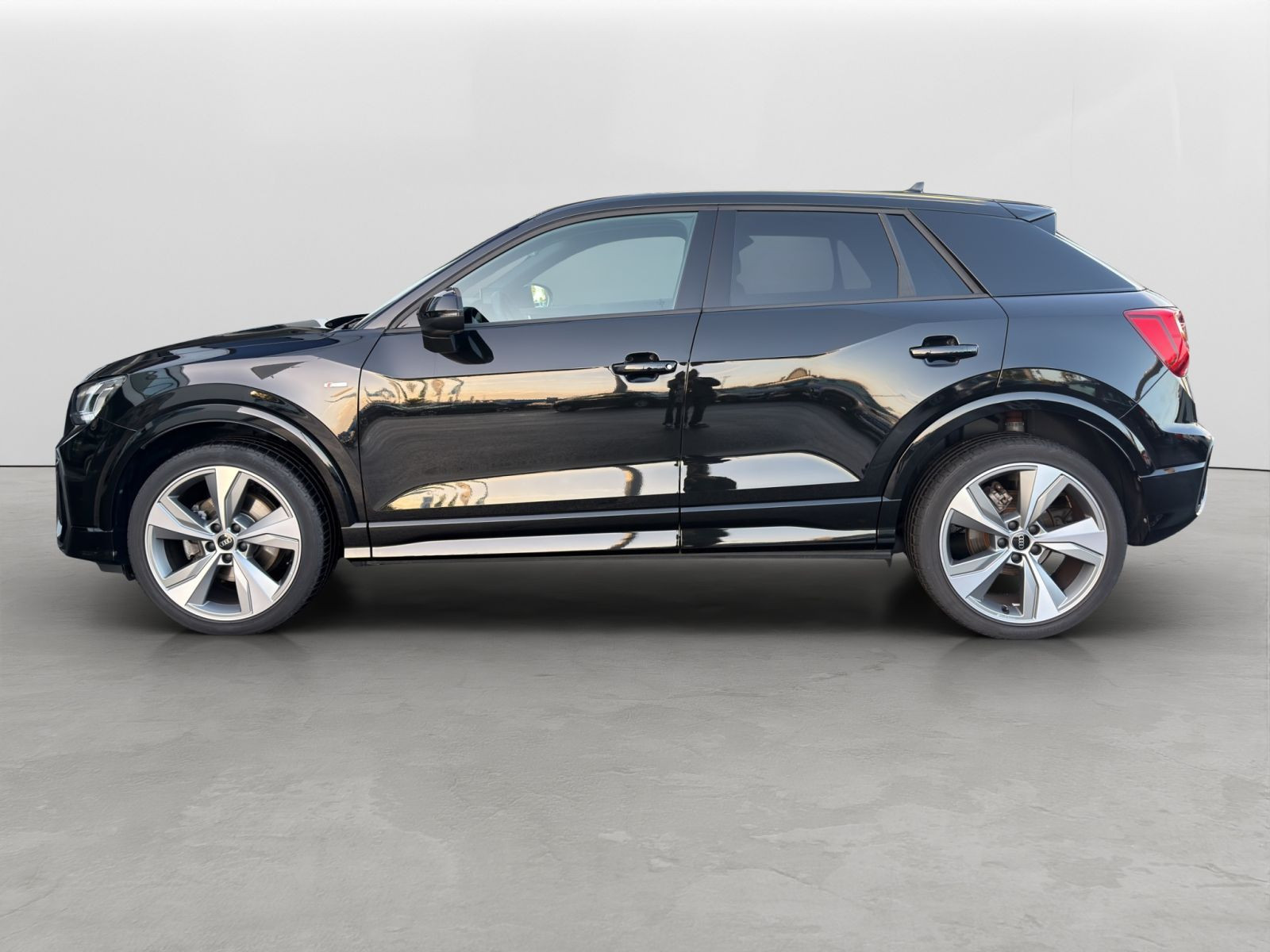 Audi - Q2_3