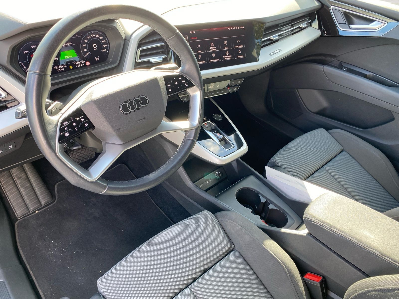 Audi - Q4 e-tron_11