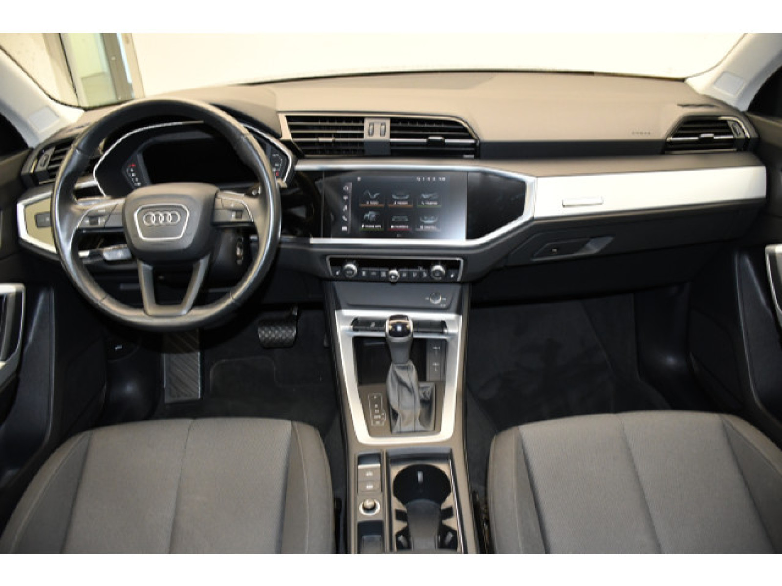 Audi - Q3_4