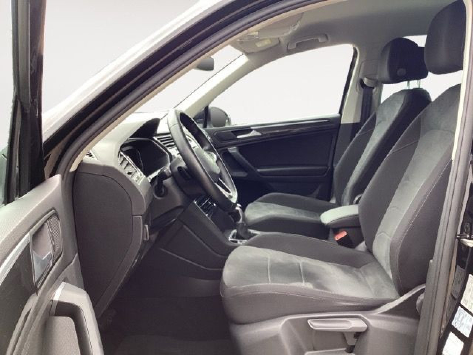 Volkswagen - Tiguan_11