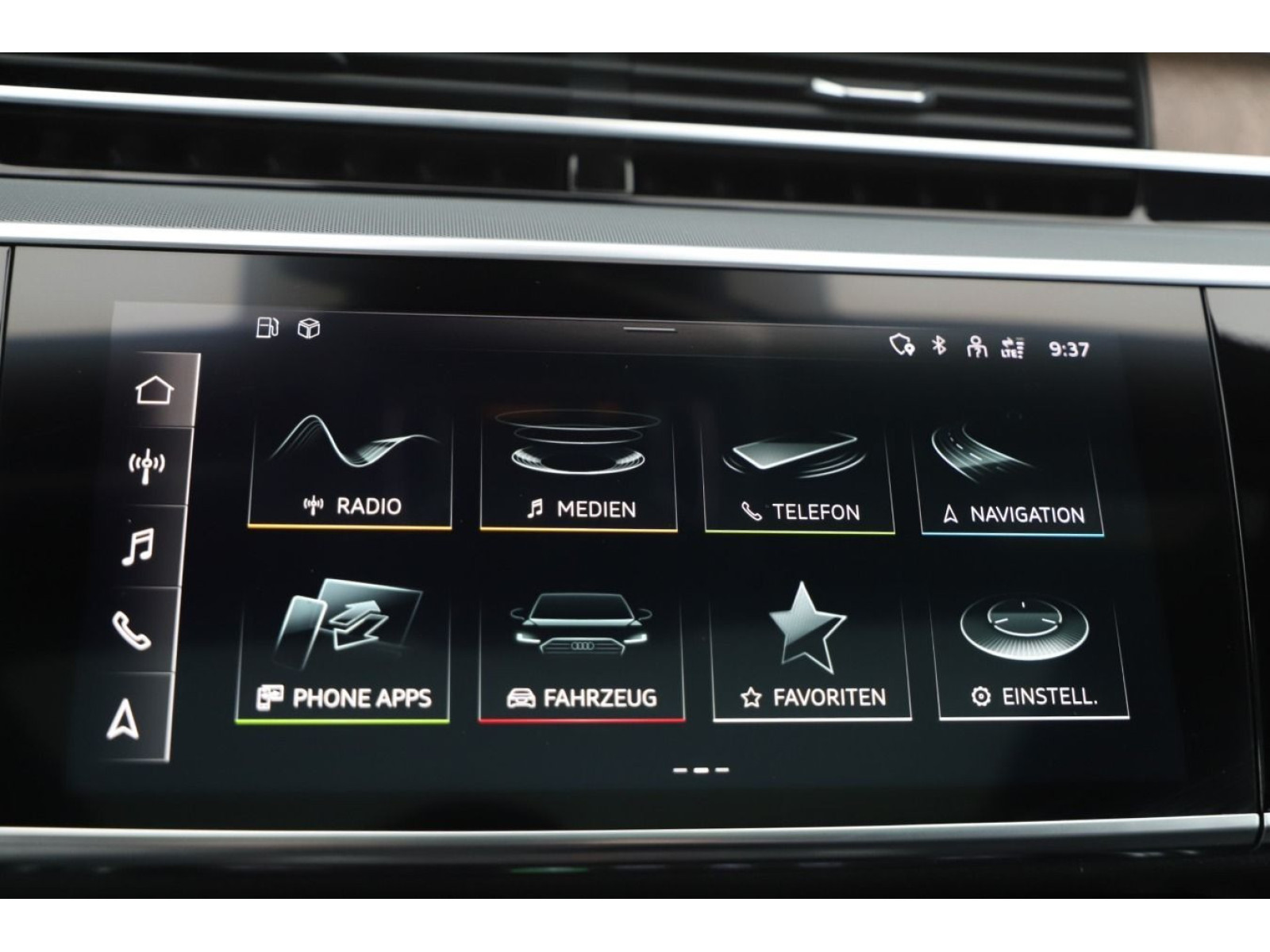 Audi - A8_14