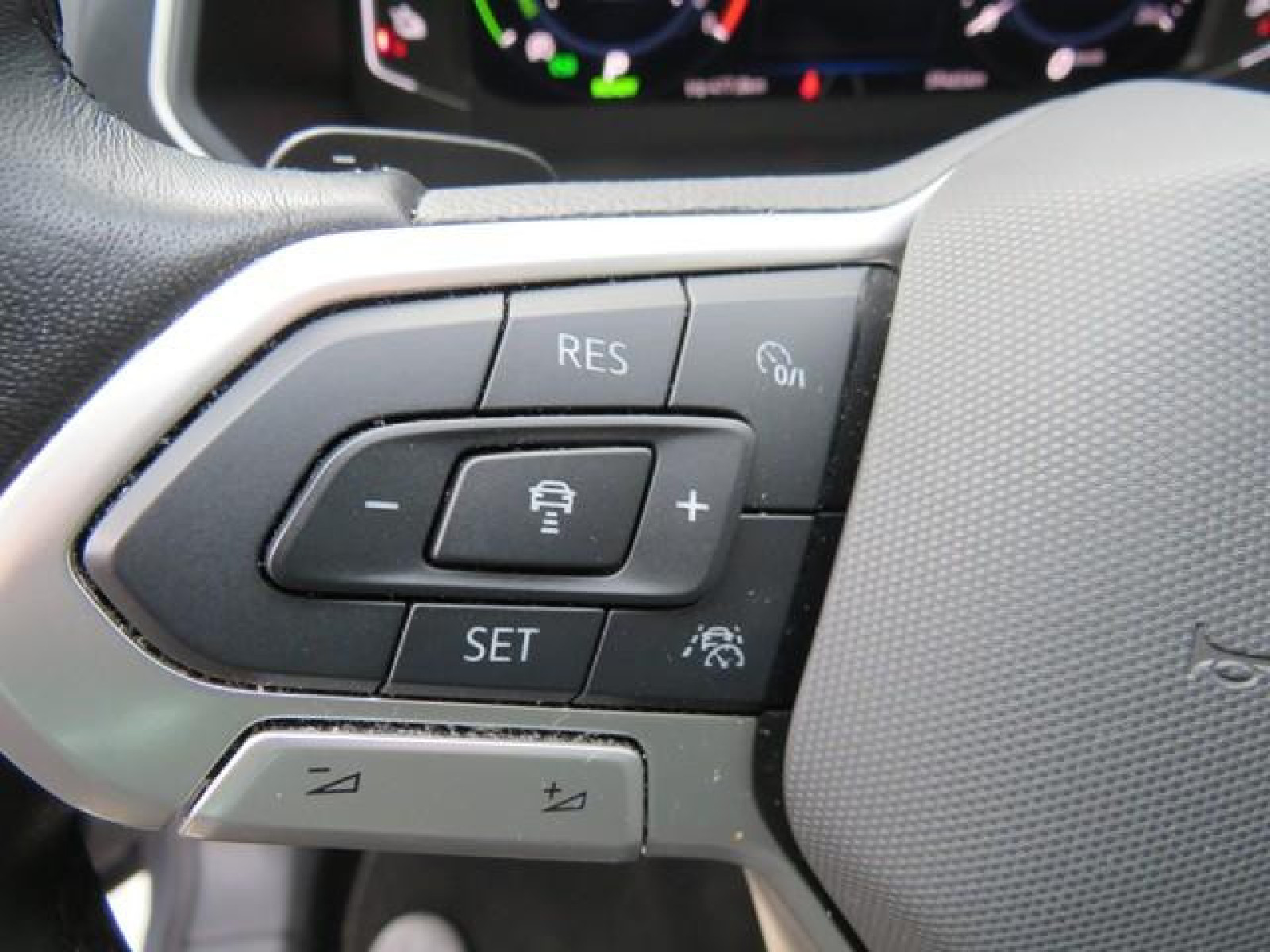 Volkswagen - Tiguan_14