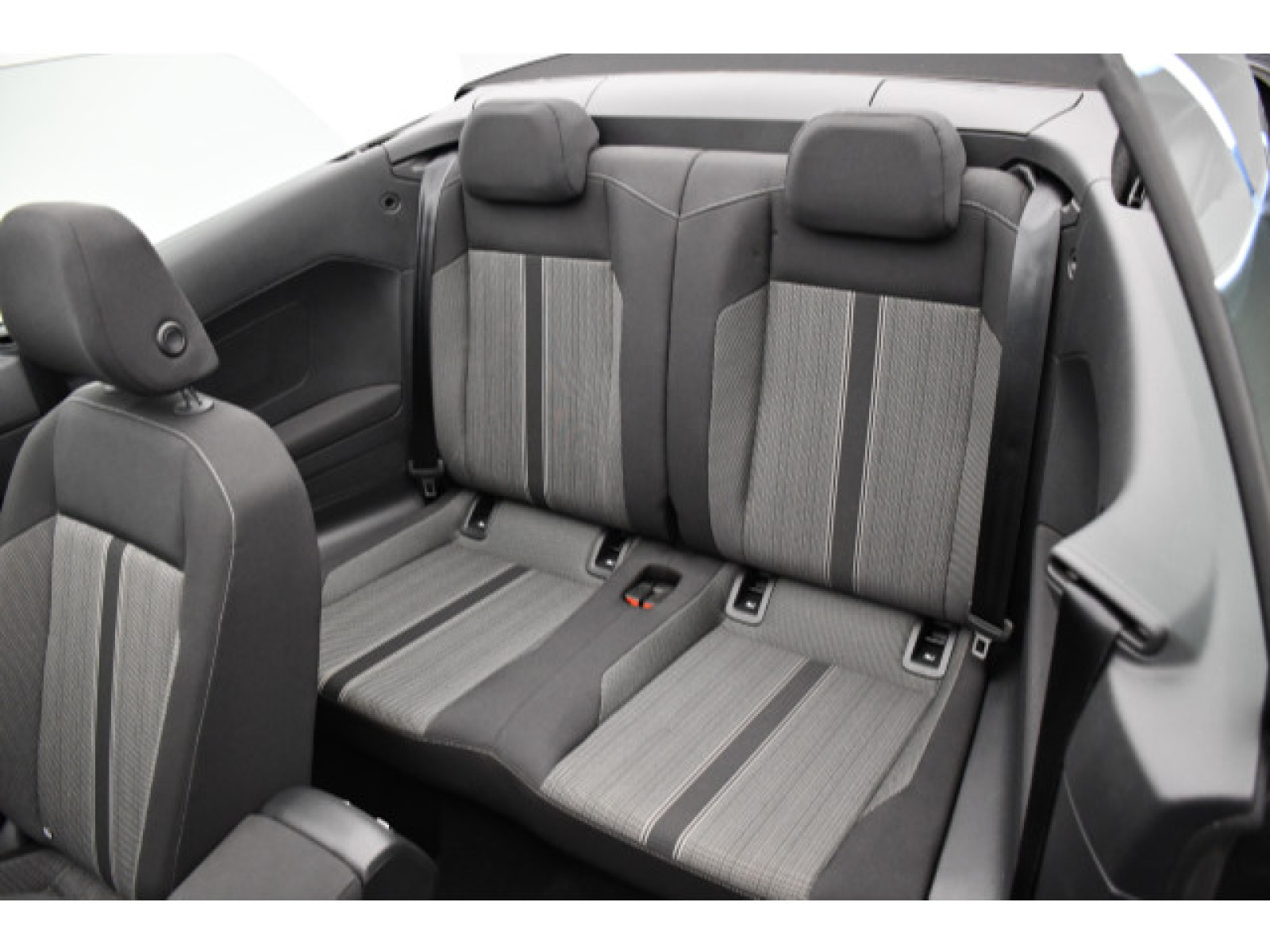 Volkswagen - T-Roc Cabriolet_9
