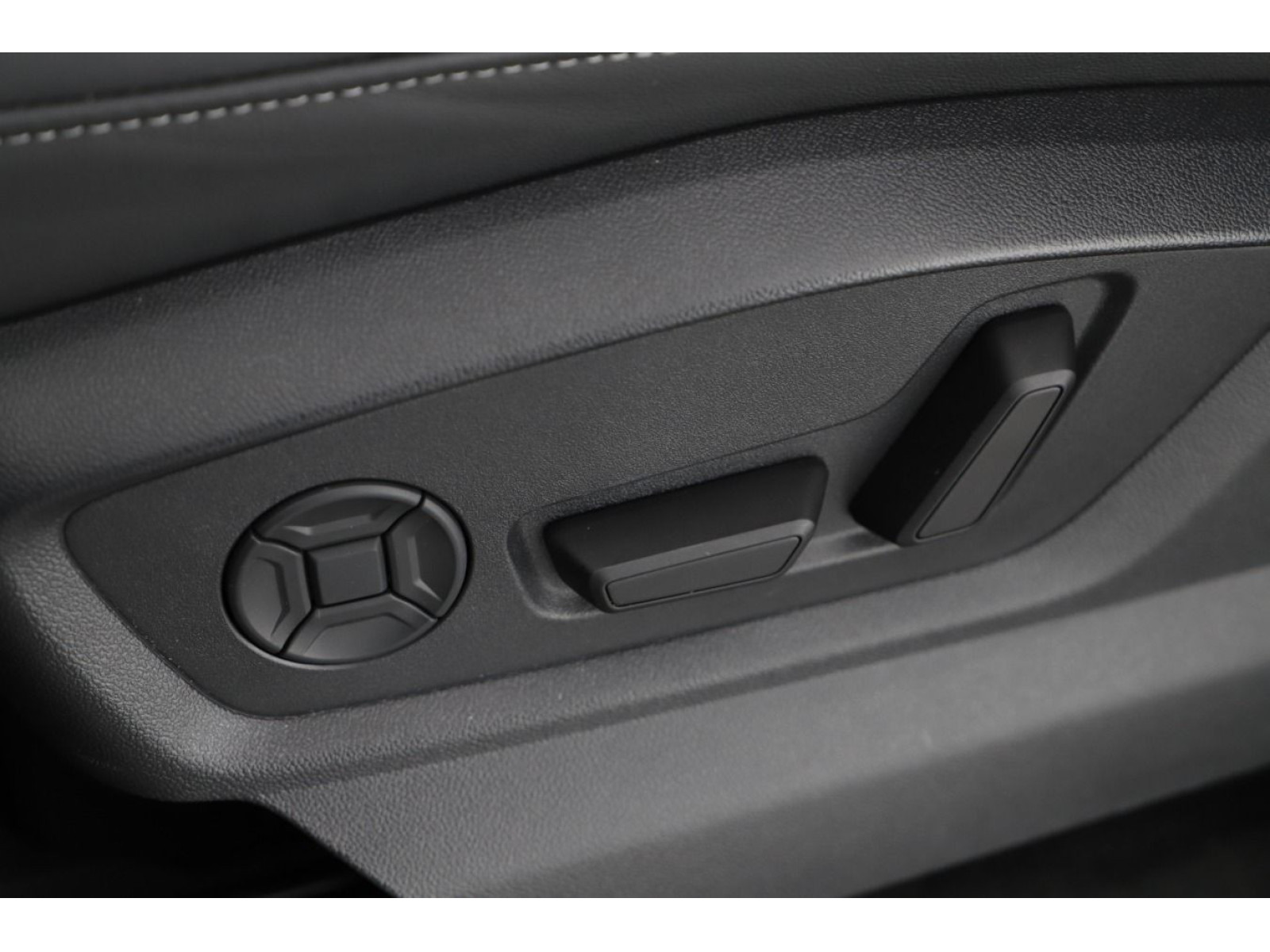 Audi - Q7_10