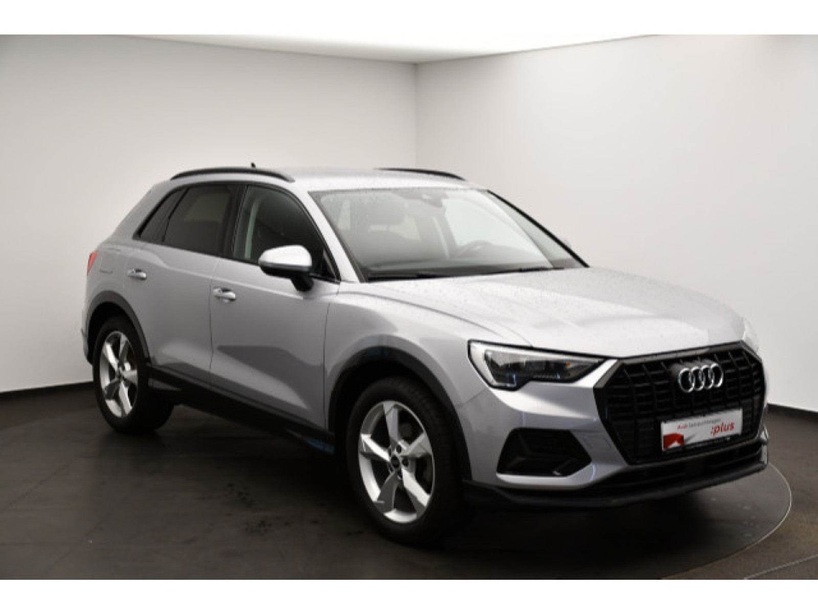 Audi - Q3_13