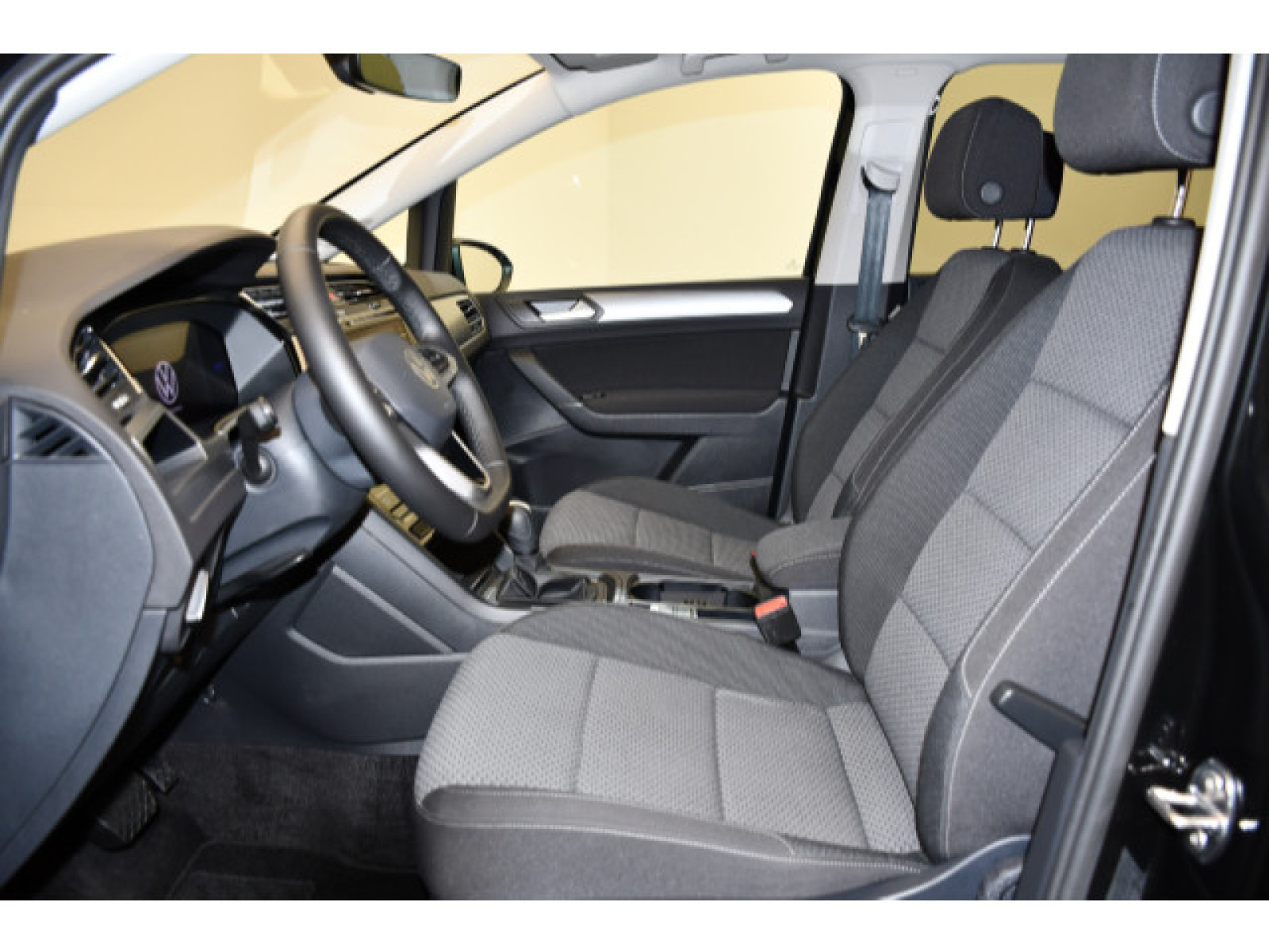 Volkswagen - Touran_3