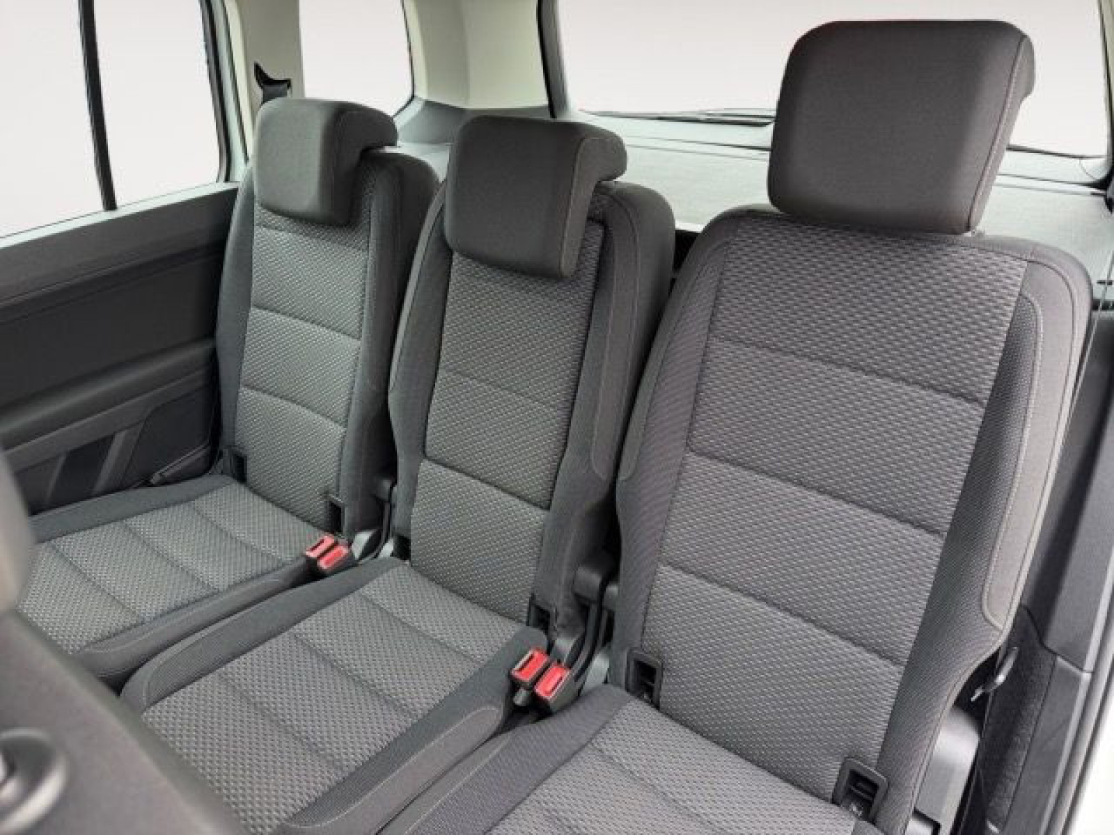 Volkswagen - Touran_13