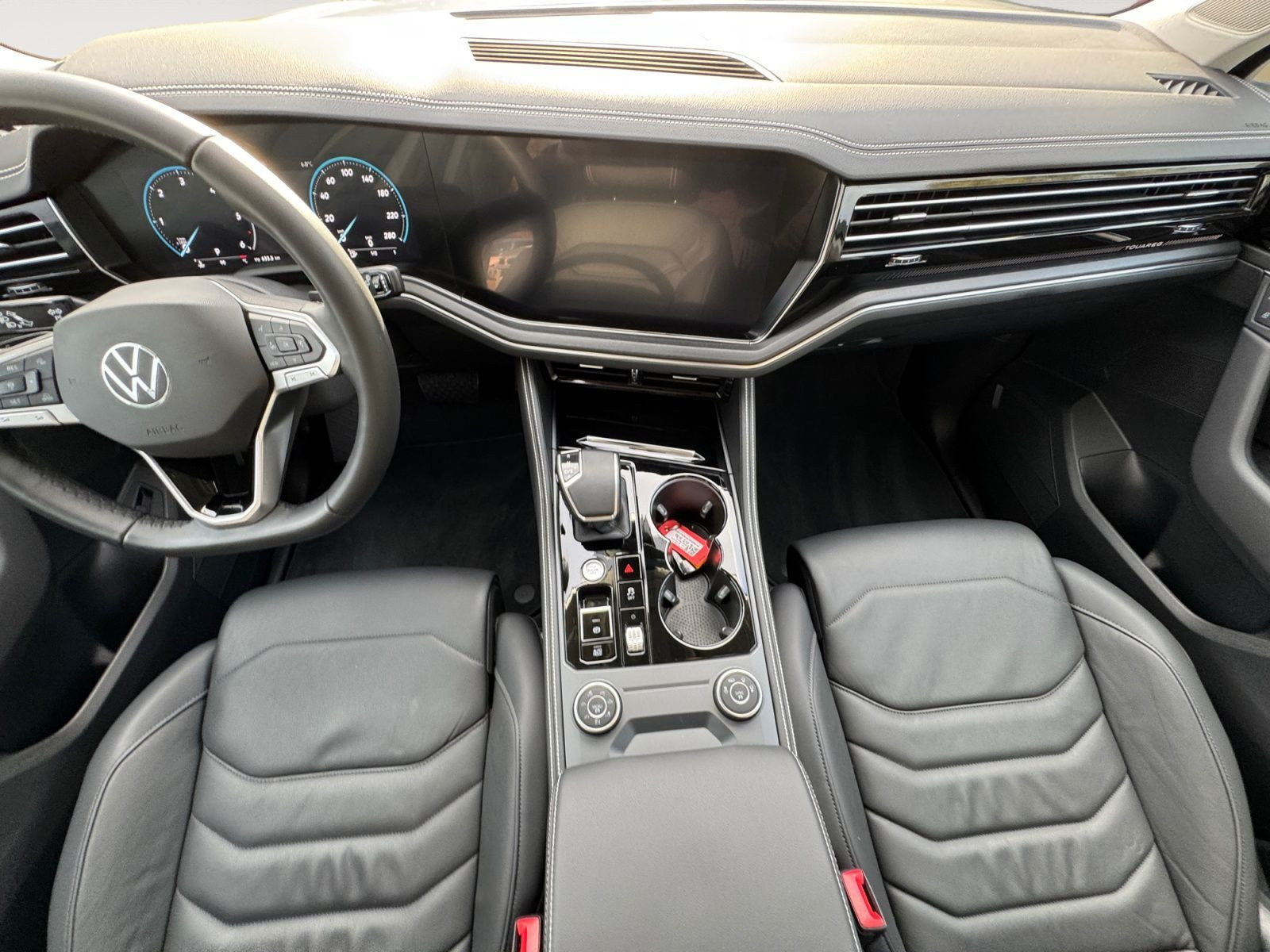 Volkswagen - Touareg_12