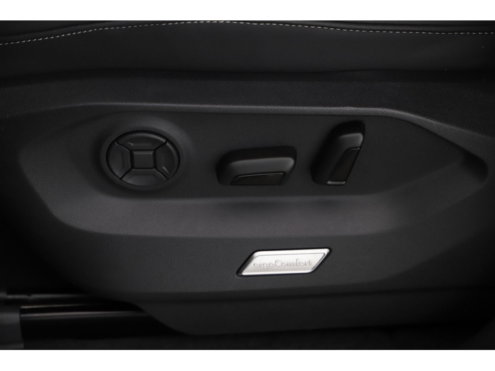 Volkswagen - Touareg_9