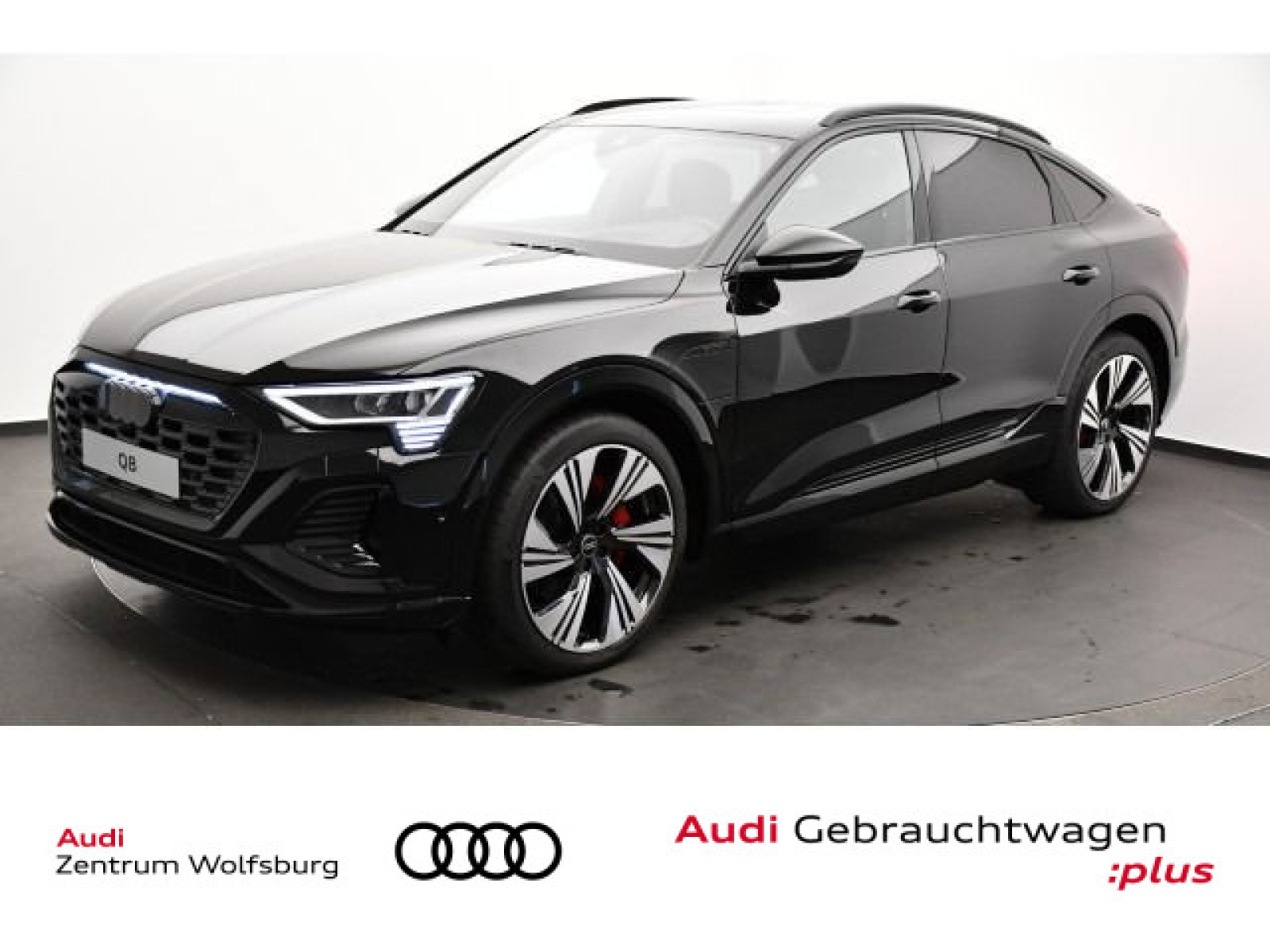 Audi - Q8_1