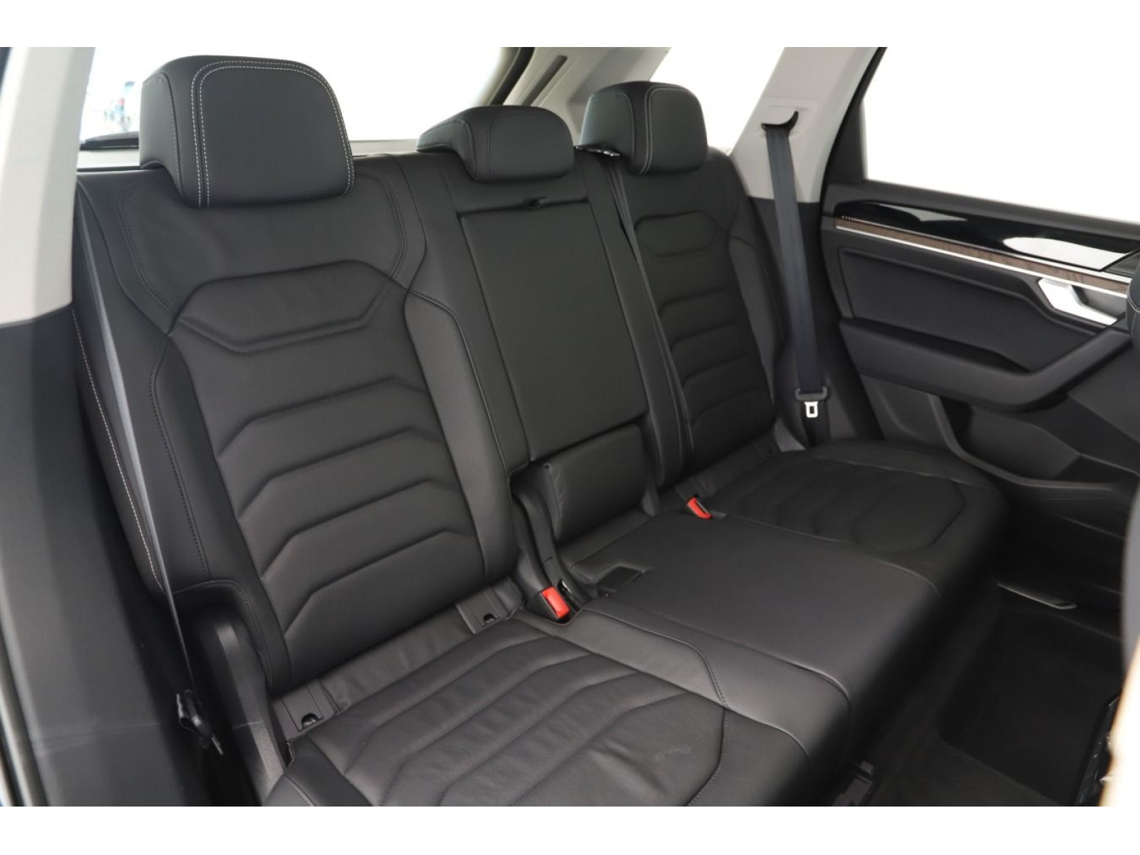Volkswagen - Touareg_6