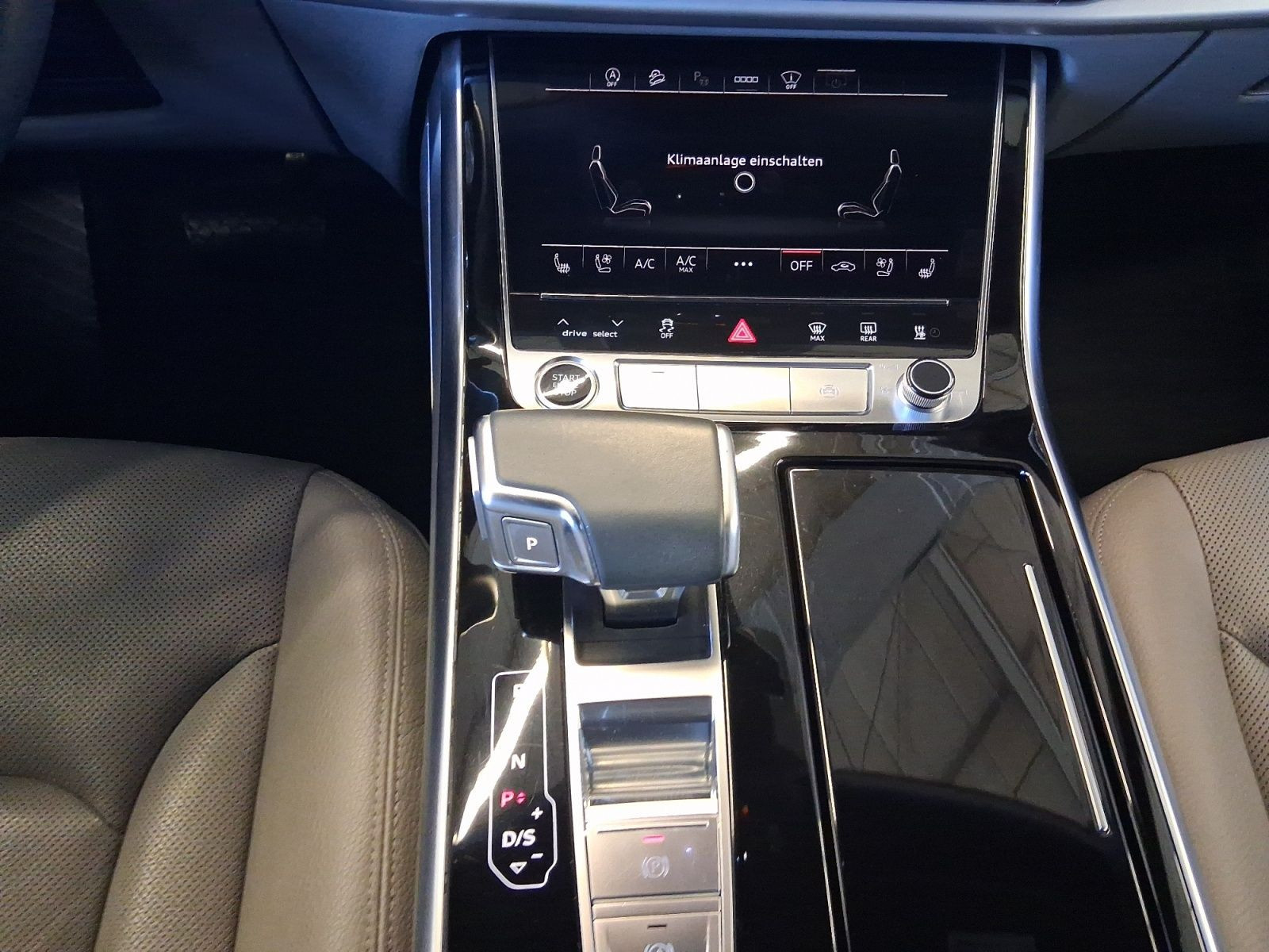 Audi - Q8_12 Audi - Q8_12