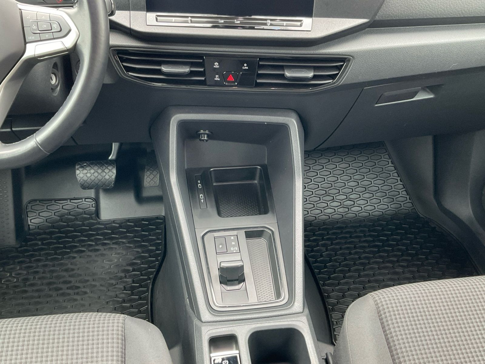 Volkswagen - Caddy_11