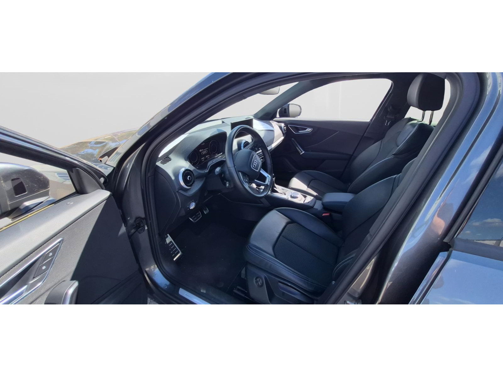 Audi - Q2_4