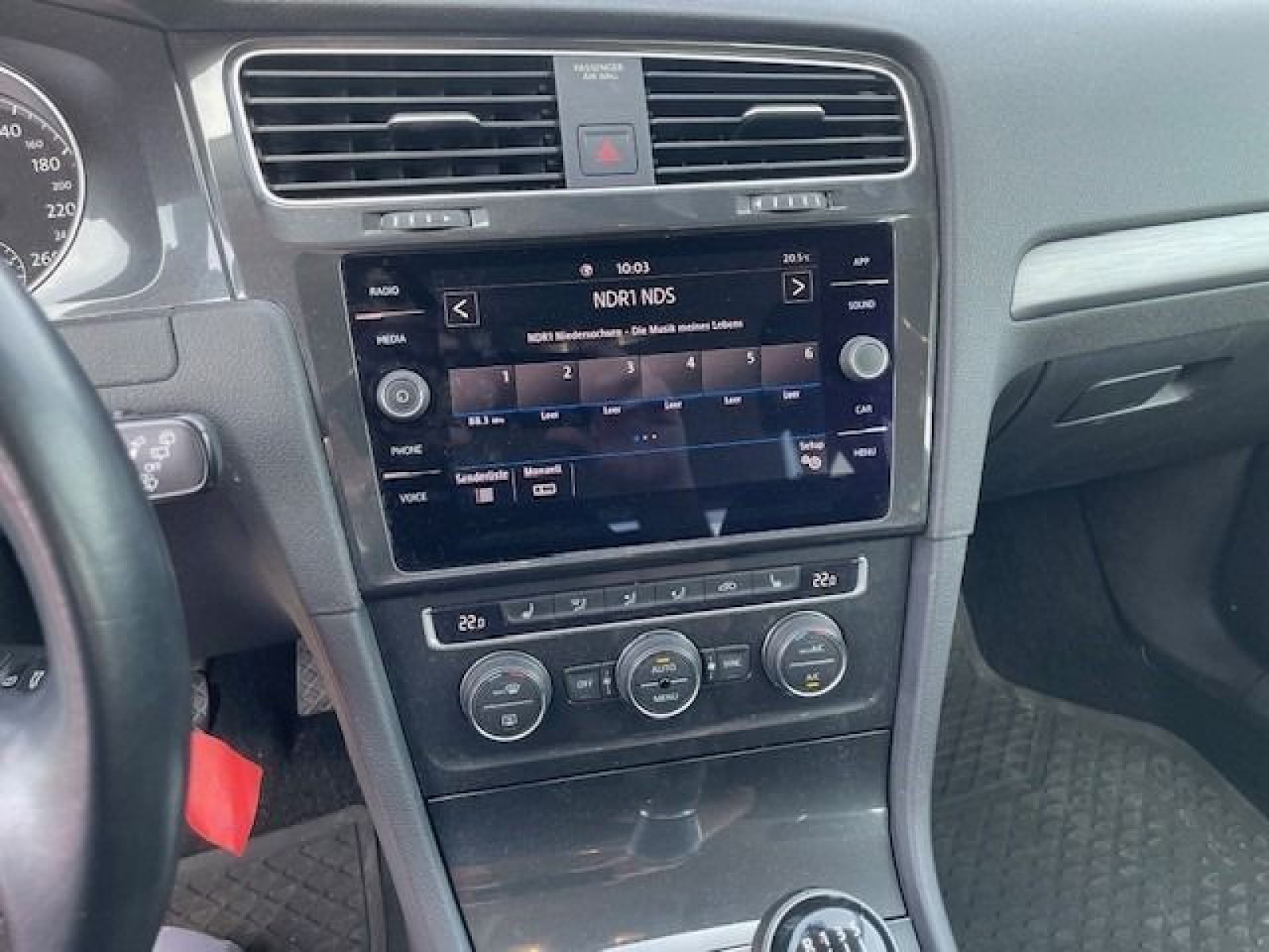 Volkswagen - Golf_12