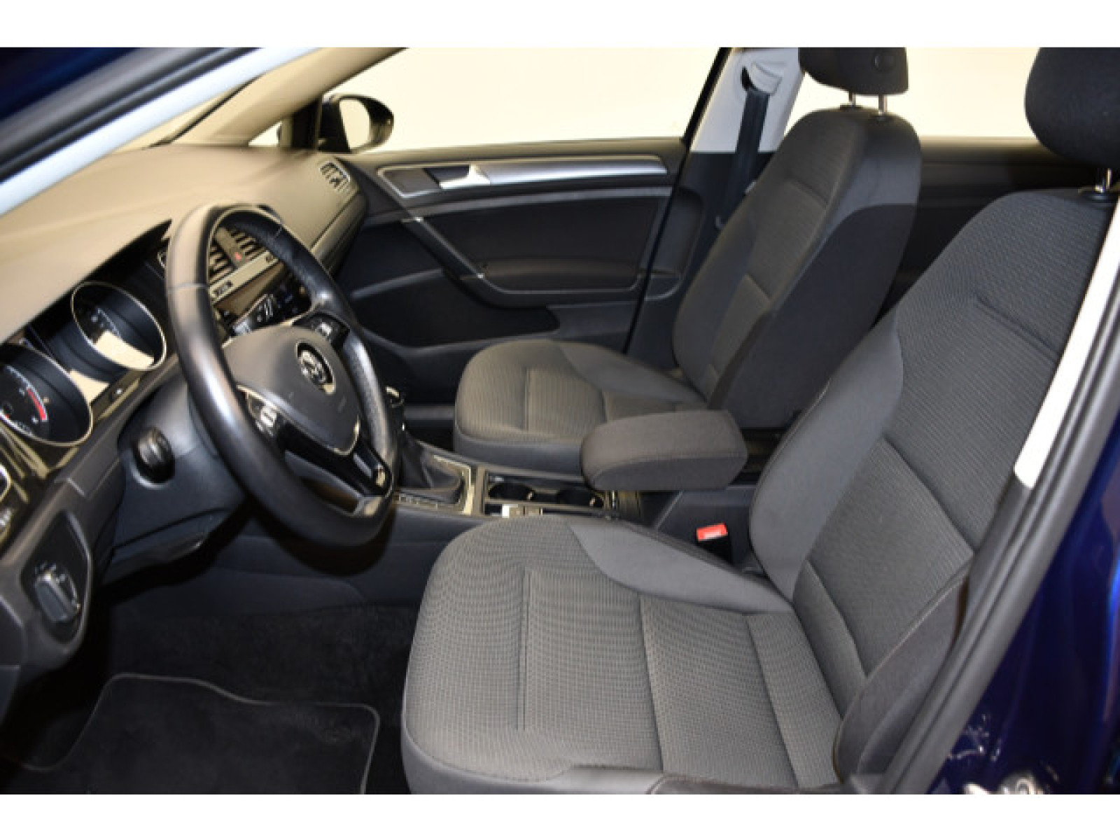 Volkswagen - Golf_3