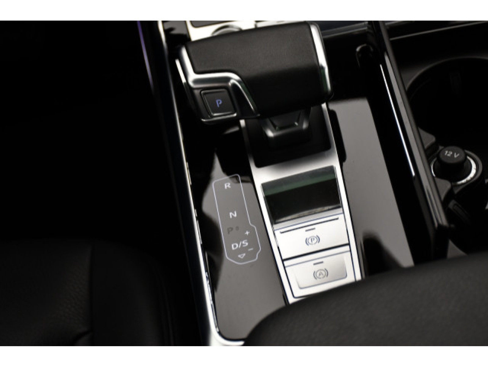 Audi - Q8_7 Audi - Q8_7