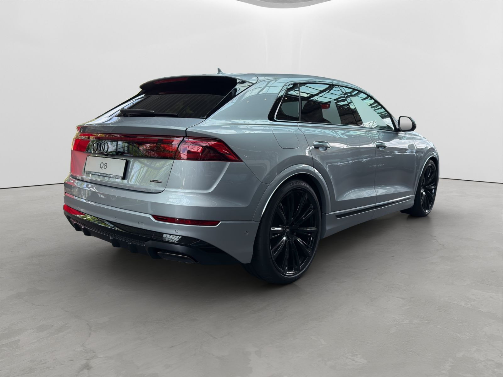 Audi - Q8_5