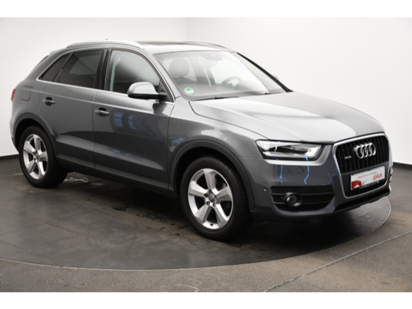 Audi - Q3_11
