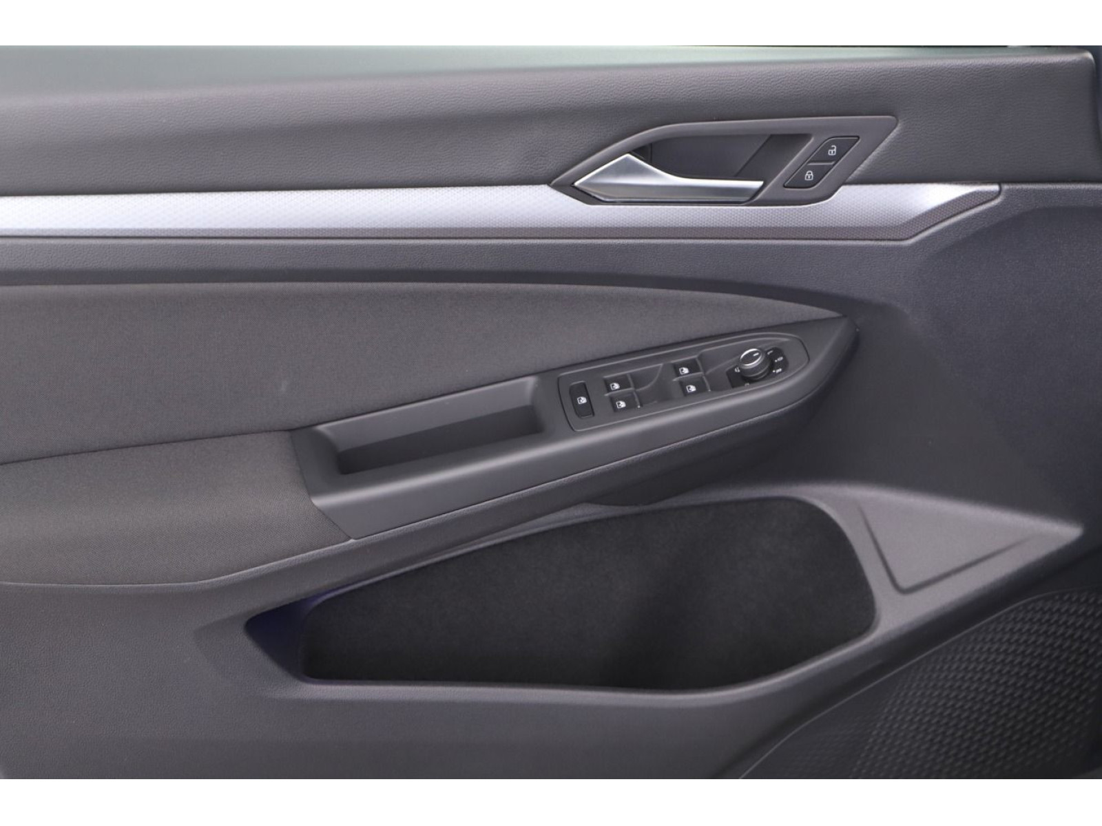 Volkswagen - Golf_12