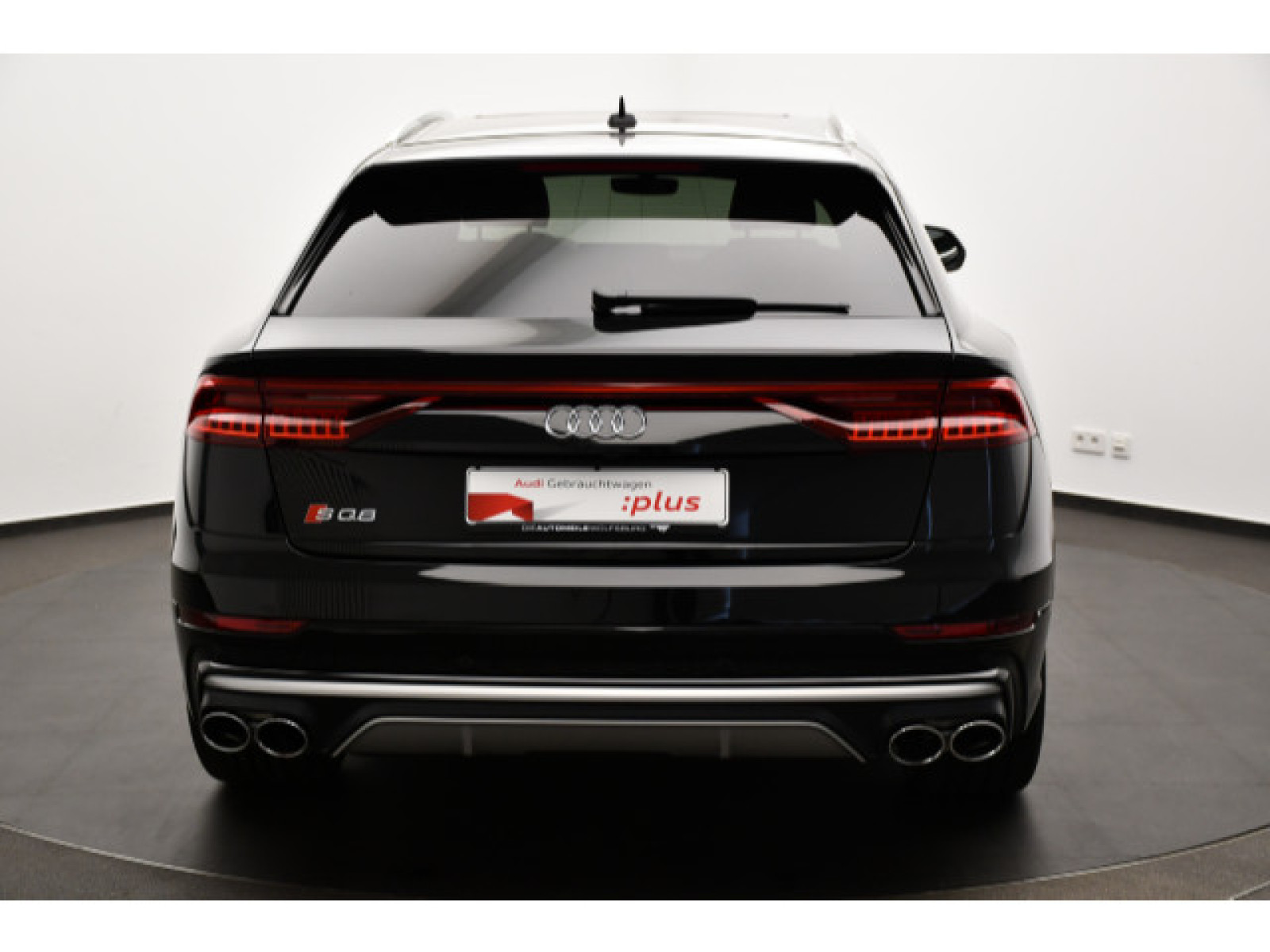 Audi - SQ8_22