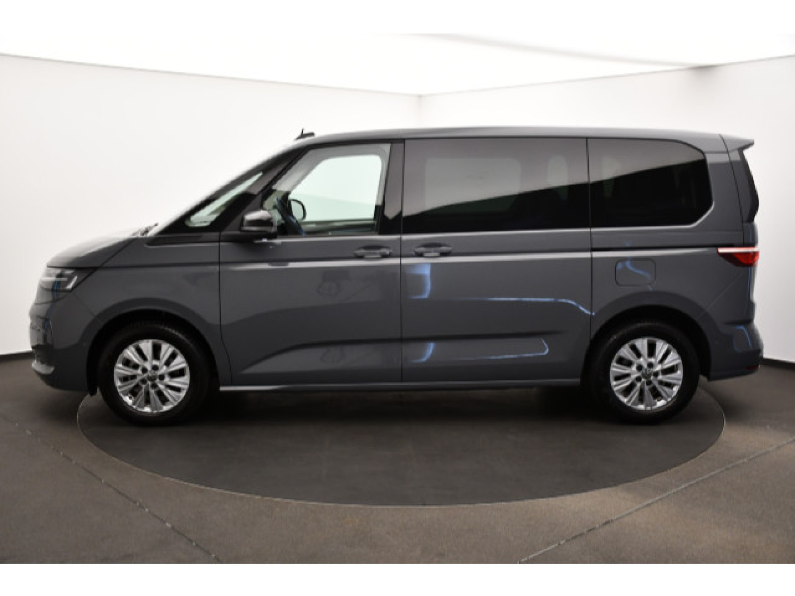 Volkswagen - T7 Multivan_17