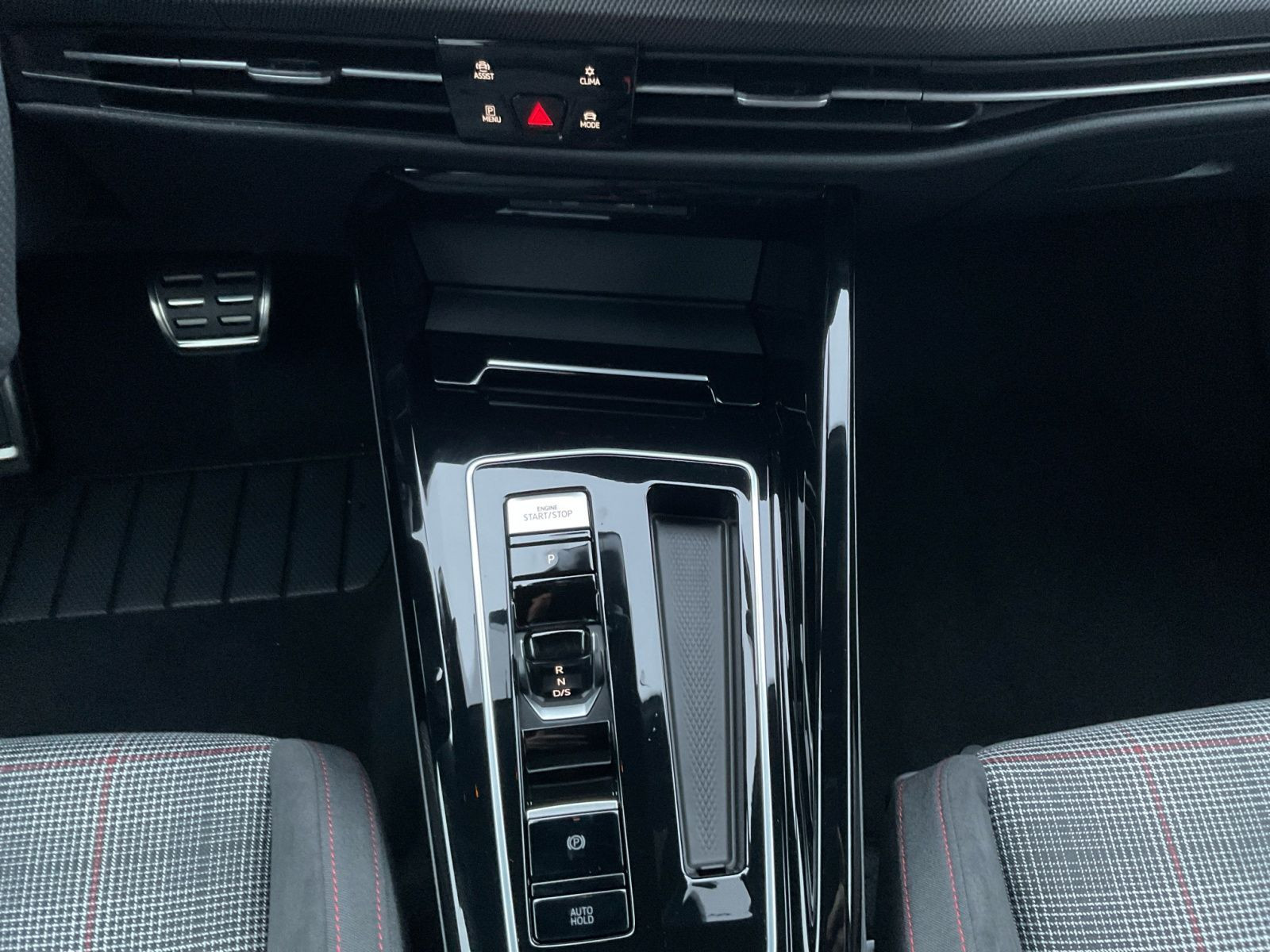 Volkswagen - Golf GTI_11