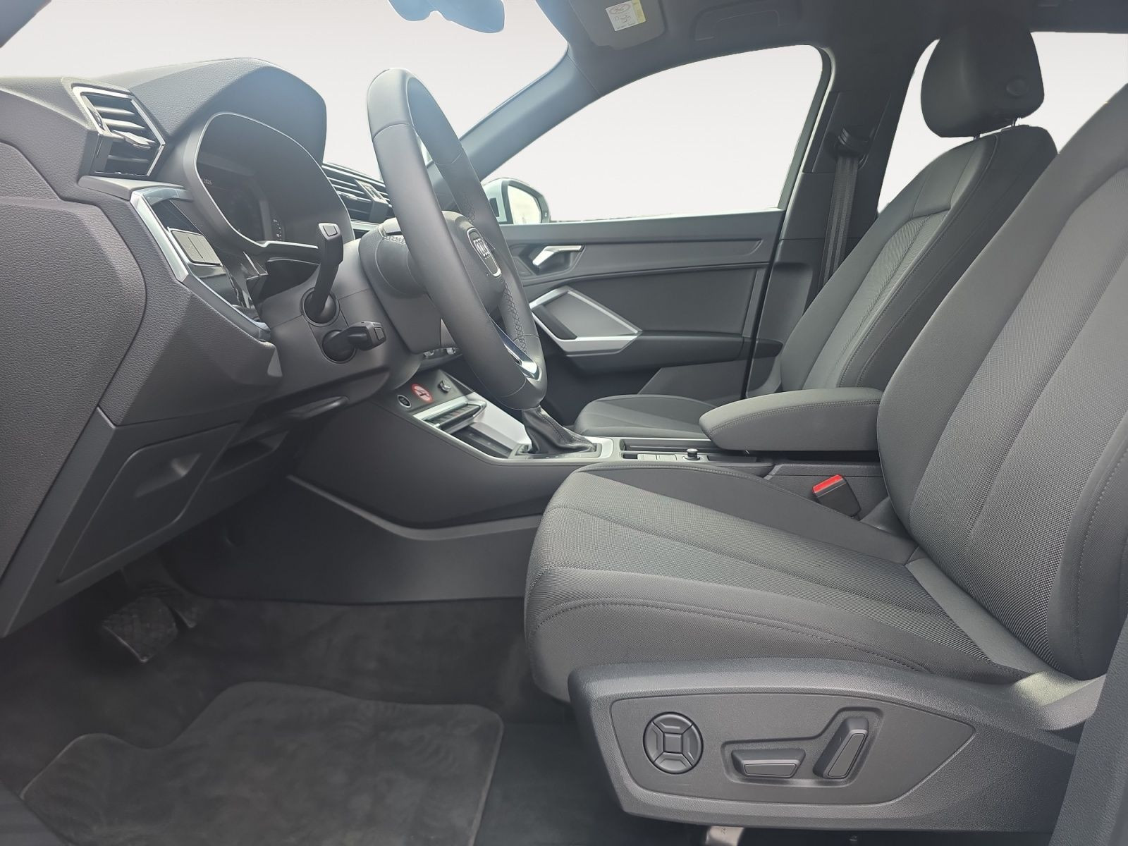 Audi - Q3_11