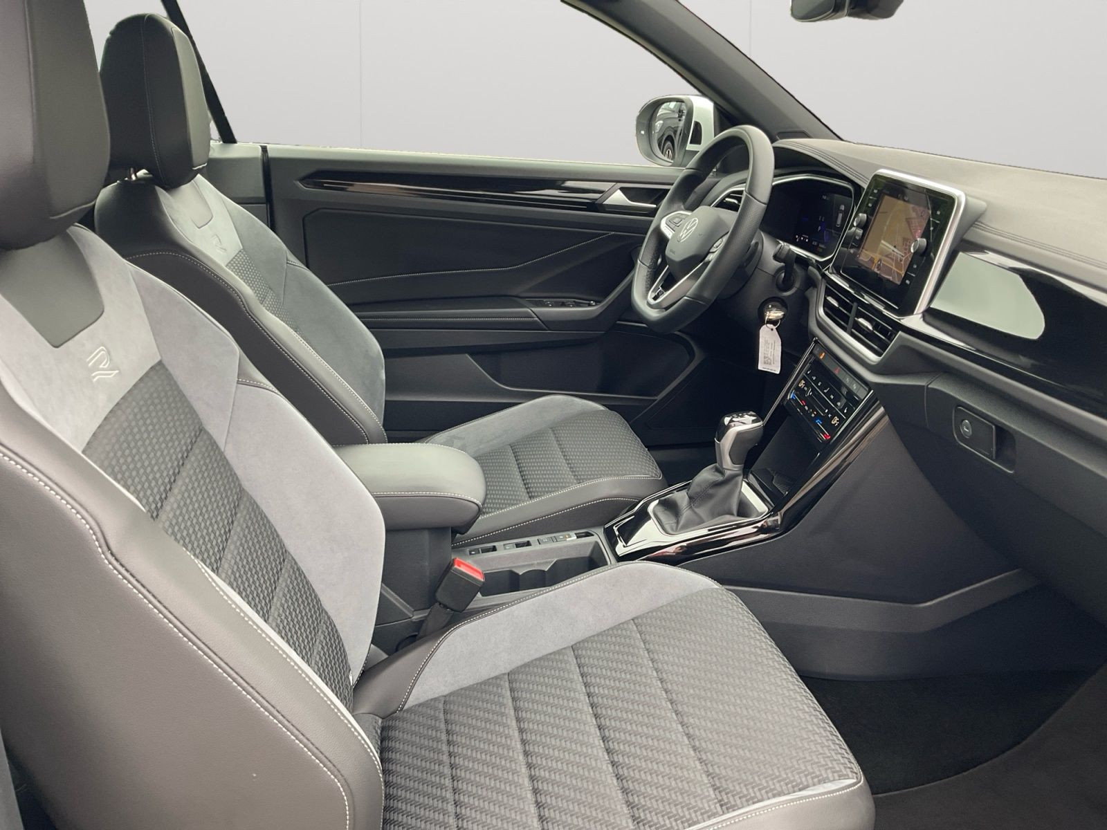 Volkswagen - T-Roc Cabriolet_15