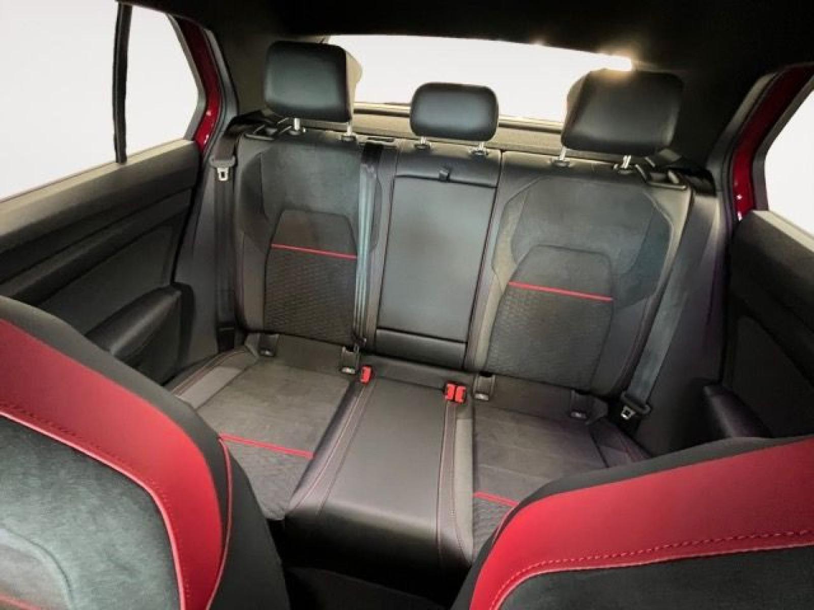 Volkswagen - Golf GTI_13