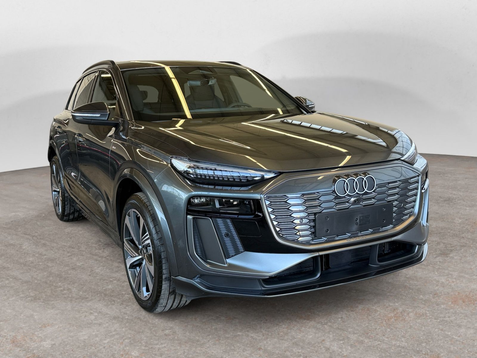 Audi - Q6 SUV e-tron_8