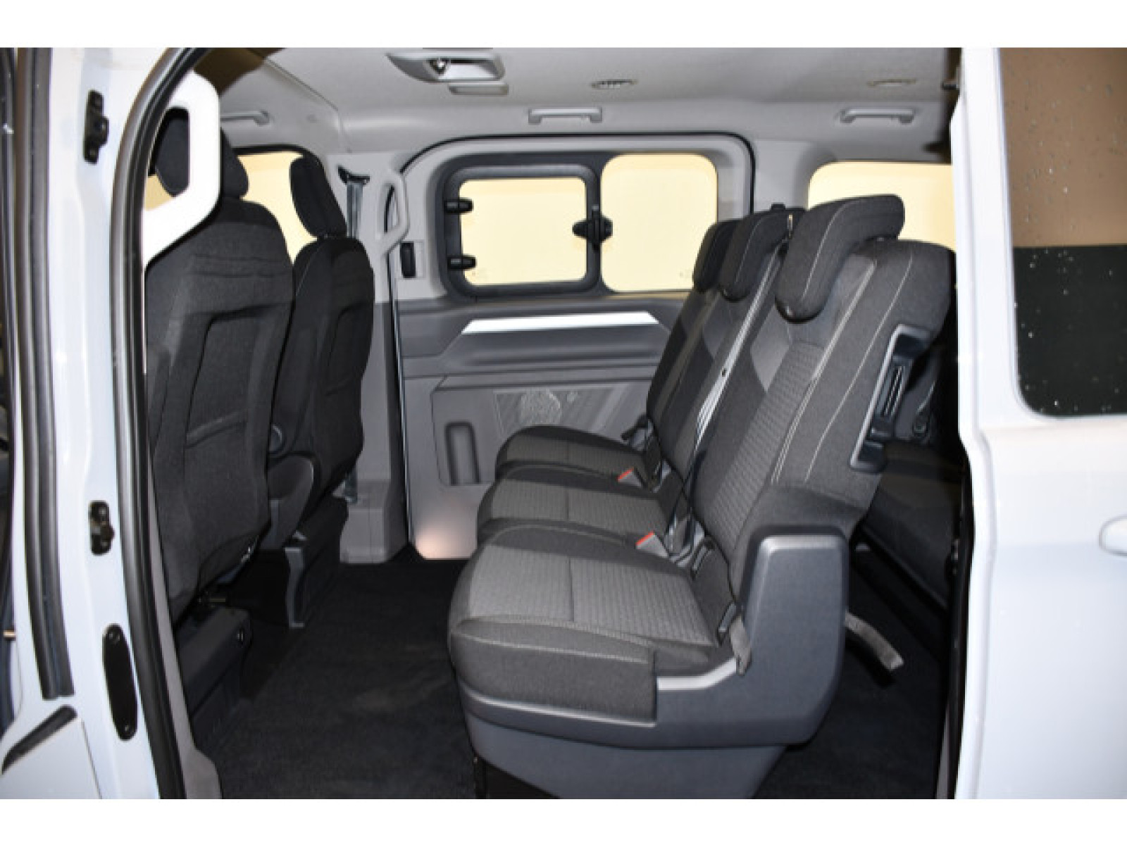 Volkswagen - T7 Caravelle_10