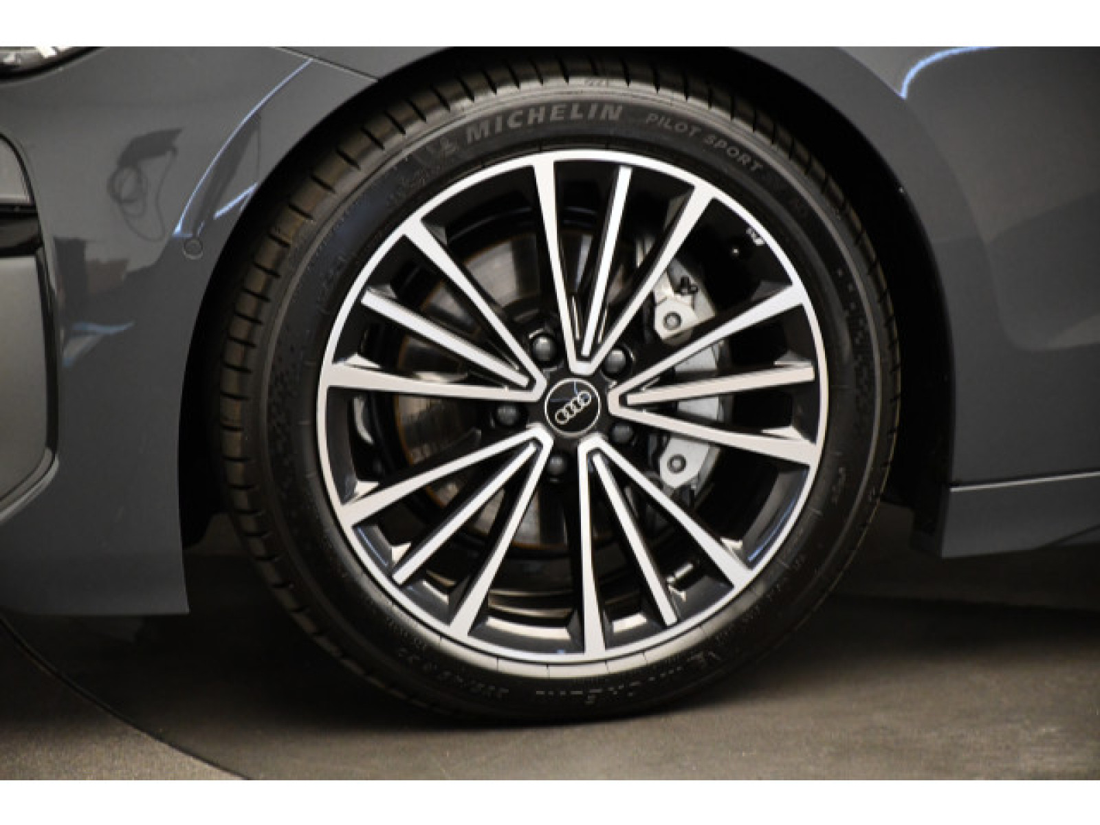 Audi - A6 Sportback e-tron_17