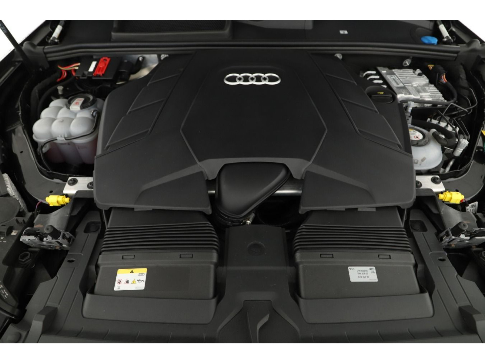 Audi - Q7_18