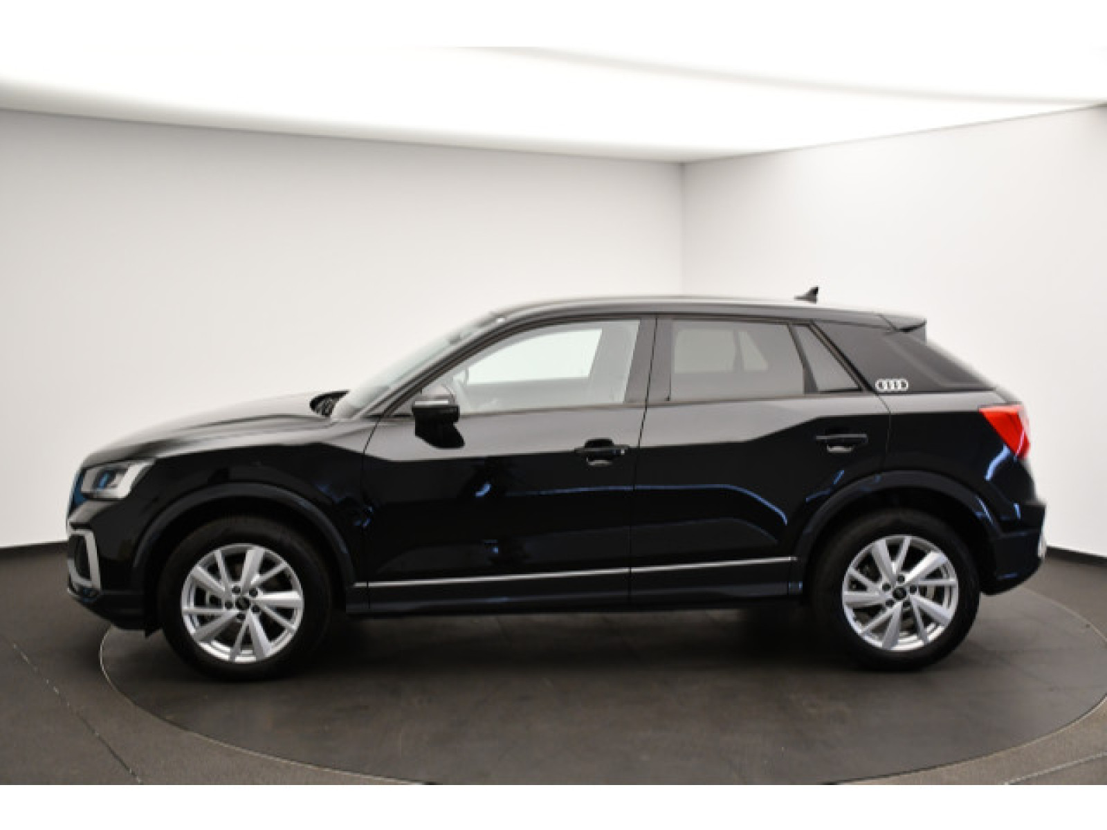 Audi - Q2_18
