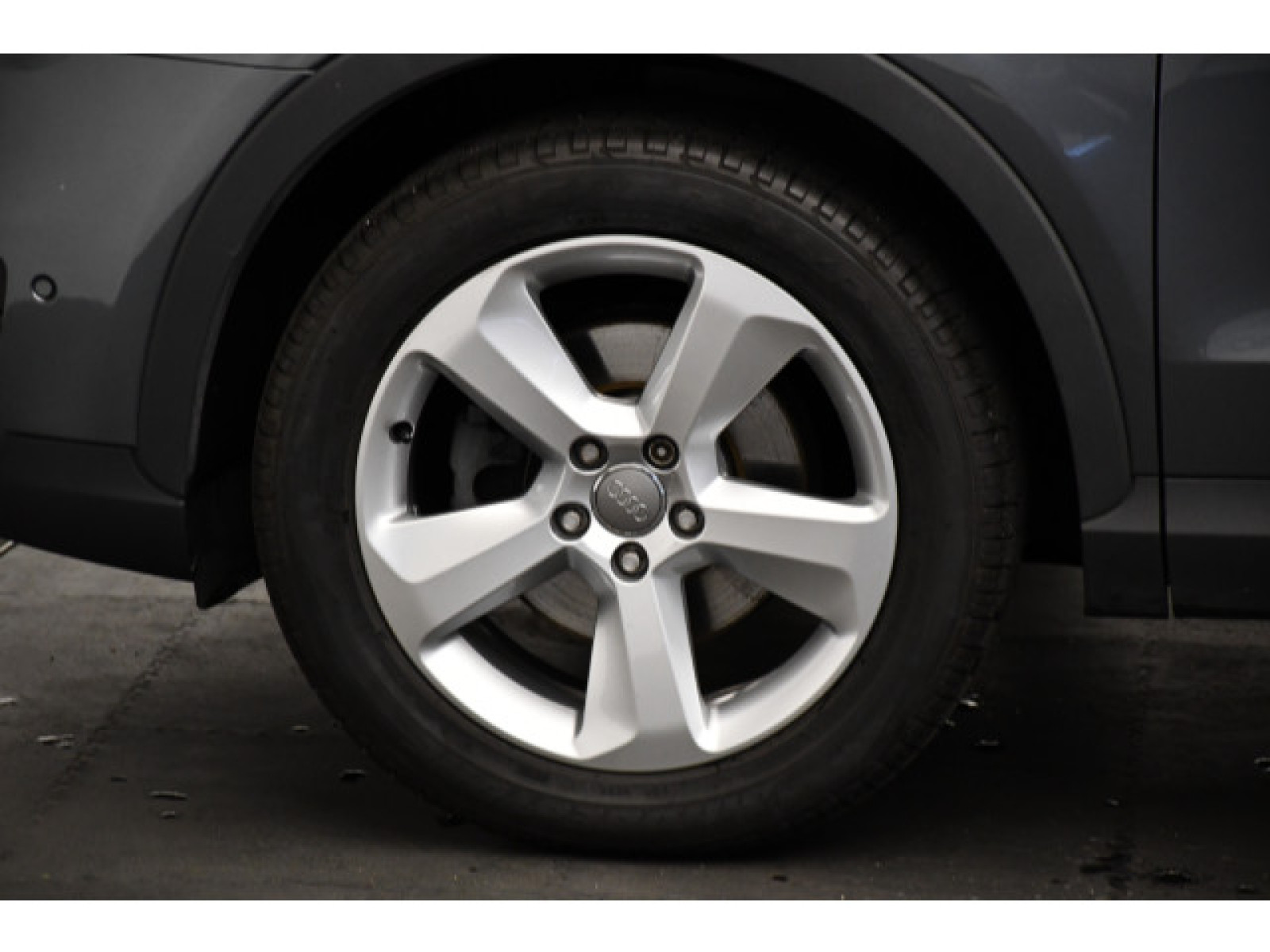 Audi - Q3_10