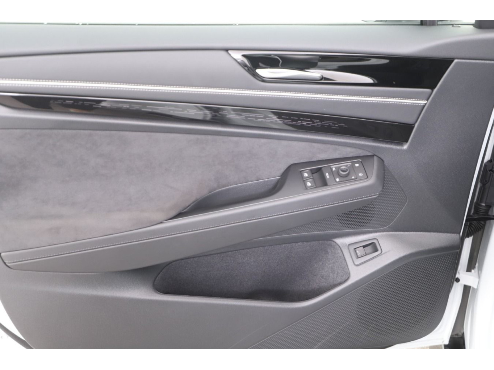 Volkswagen - ID.7 Tourer_13