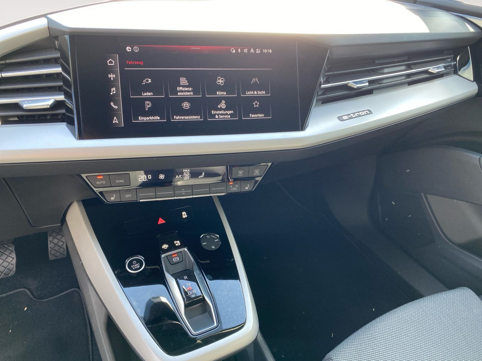 Audi - Q4 e-tron_12
