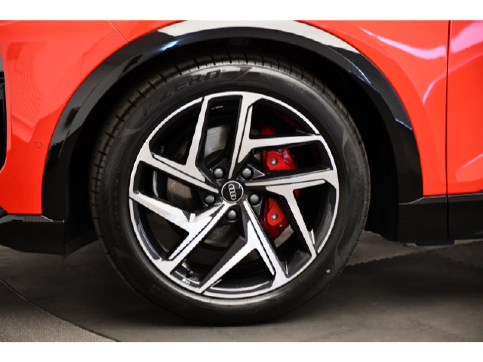 Audi - Q6 Sportback e-tron_17