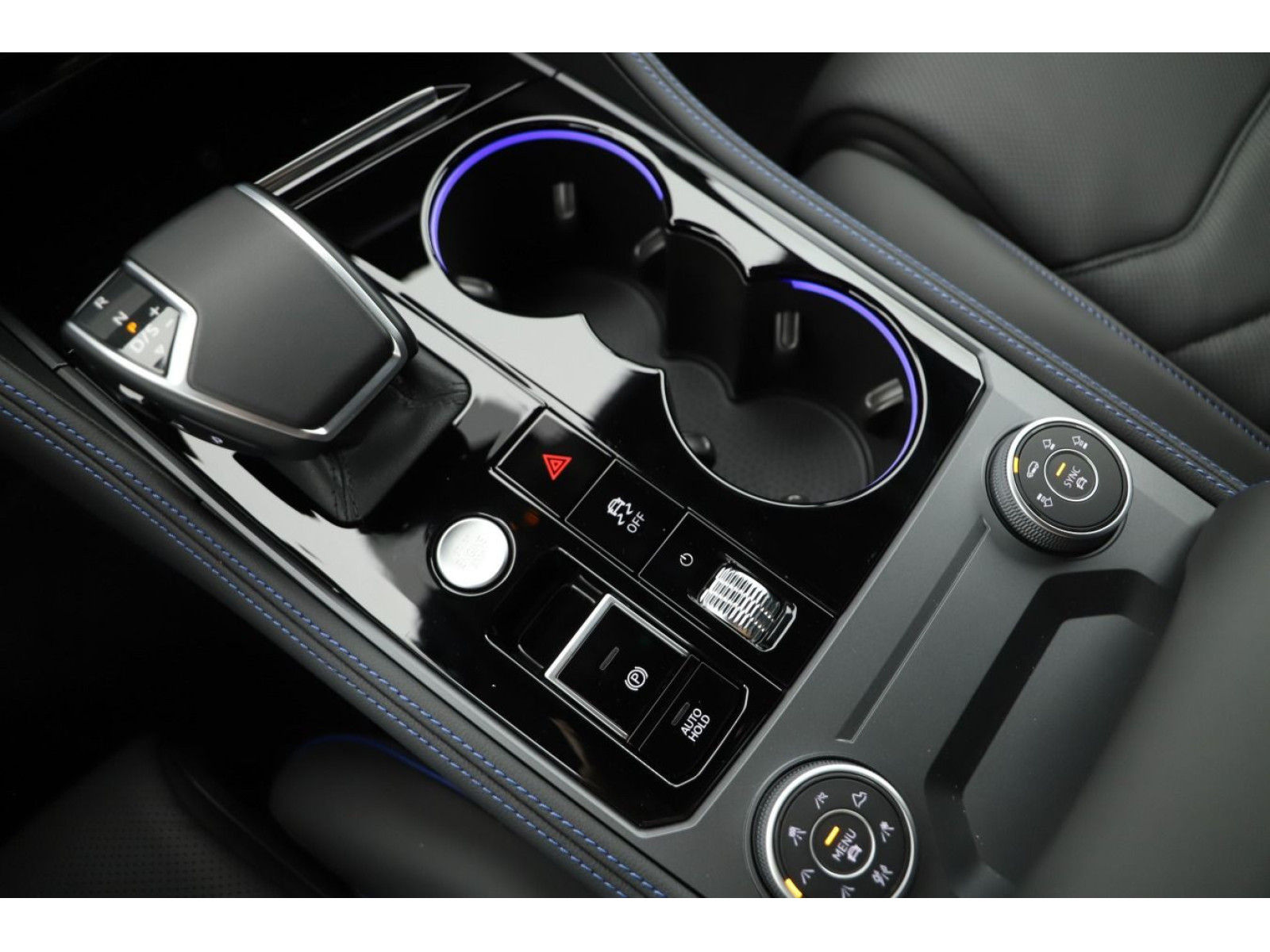 Volkswagen - Touareg_10