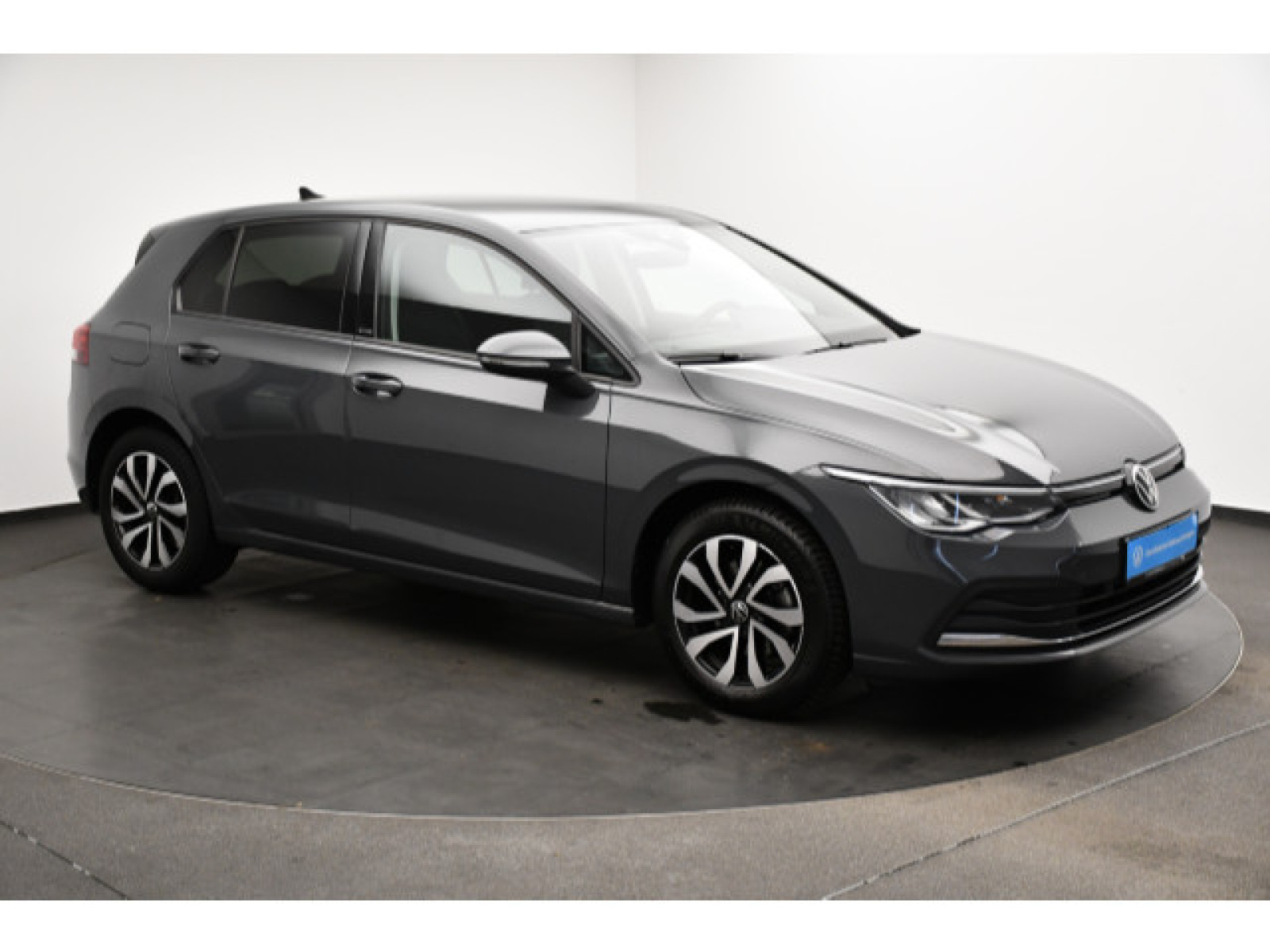 Volkswagen - Golf_12