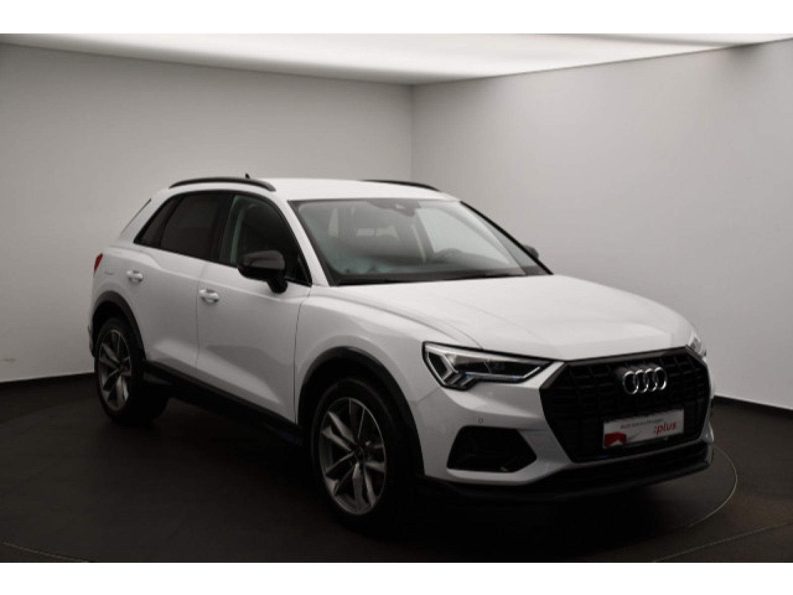 Audi - Q3_16