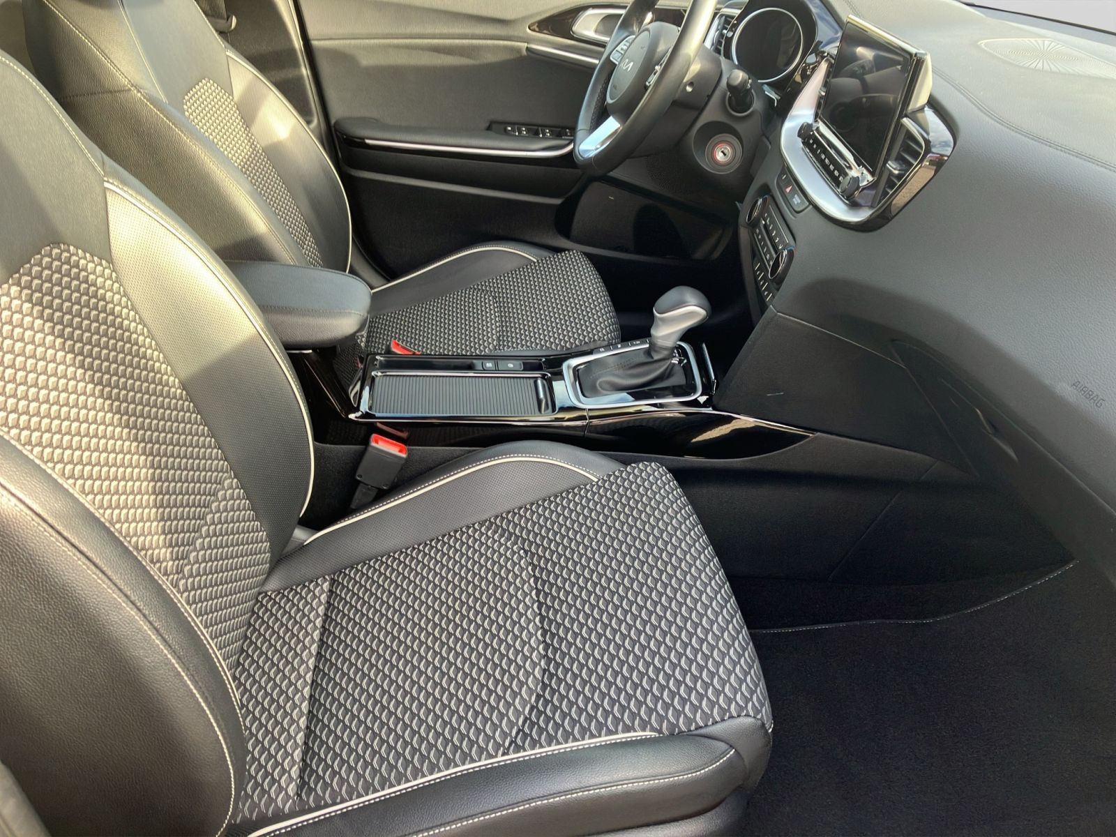 Kia - XCeed_21