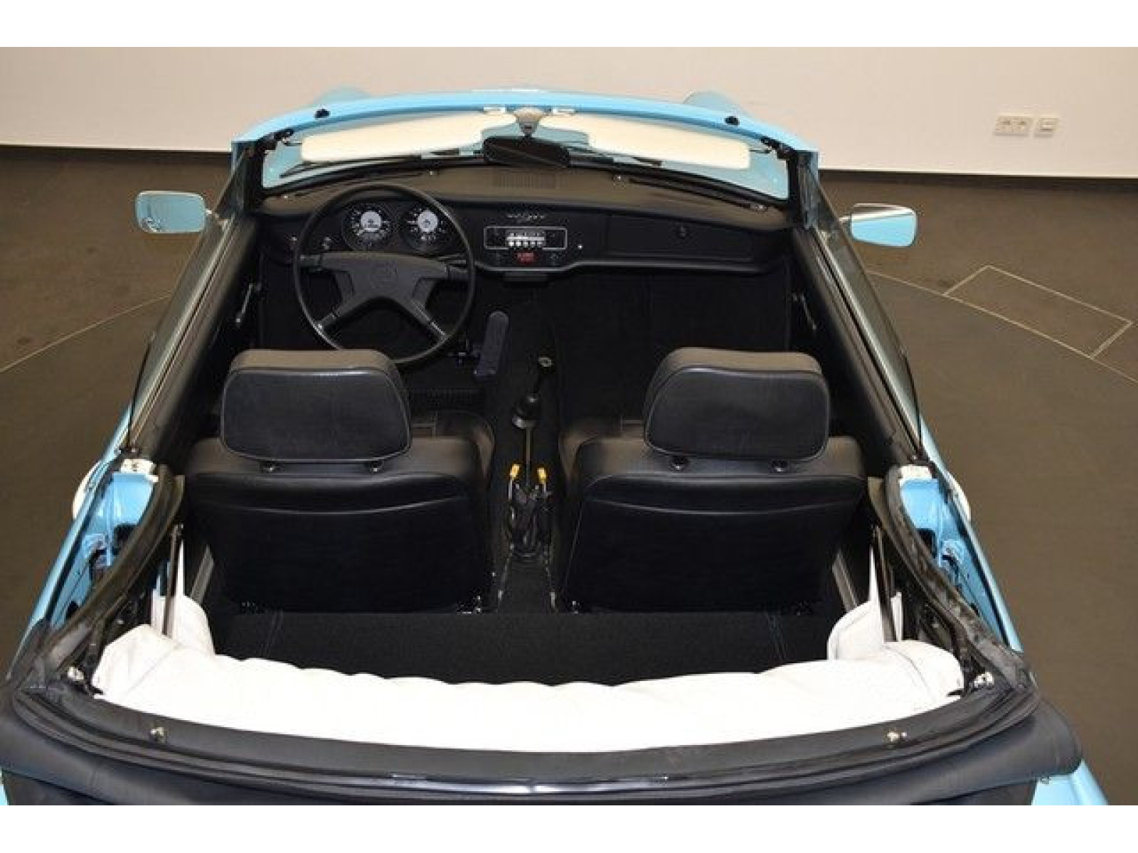 Volkswagen - Karmann Ghia_9