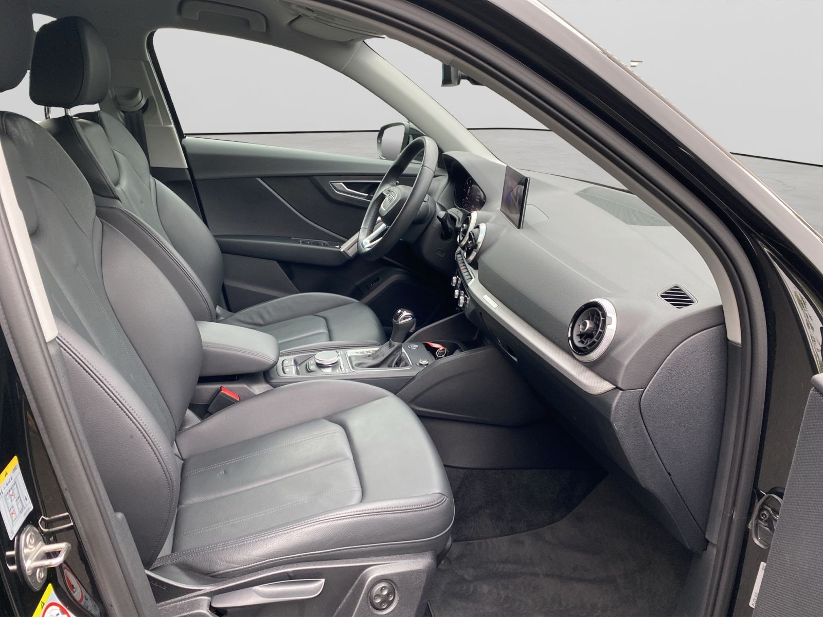 Audi - Q2_18
